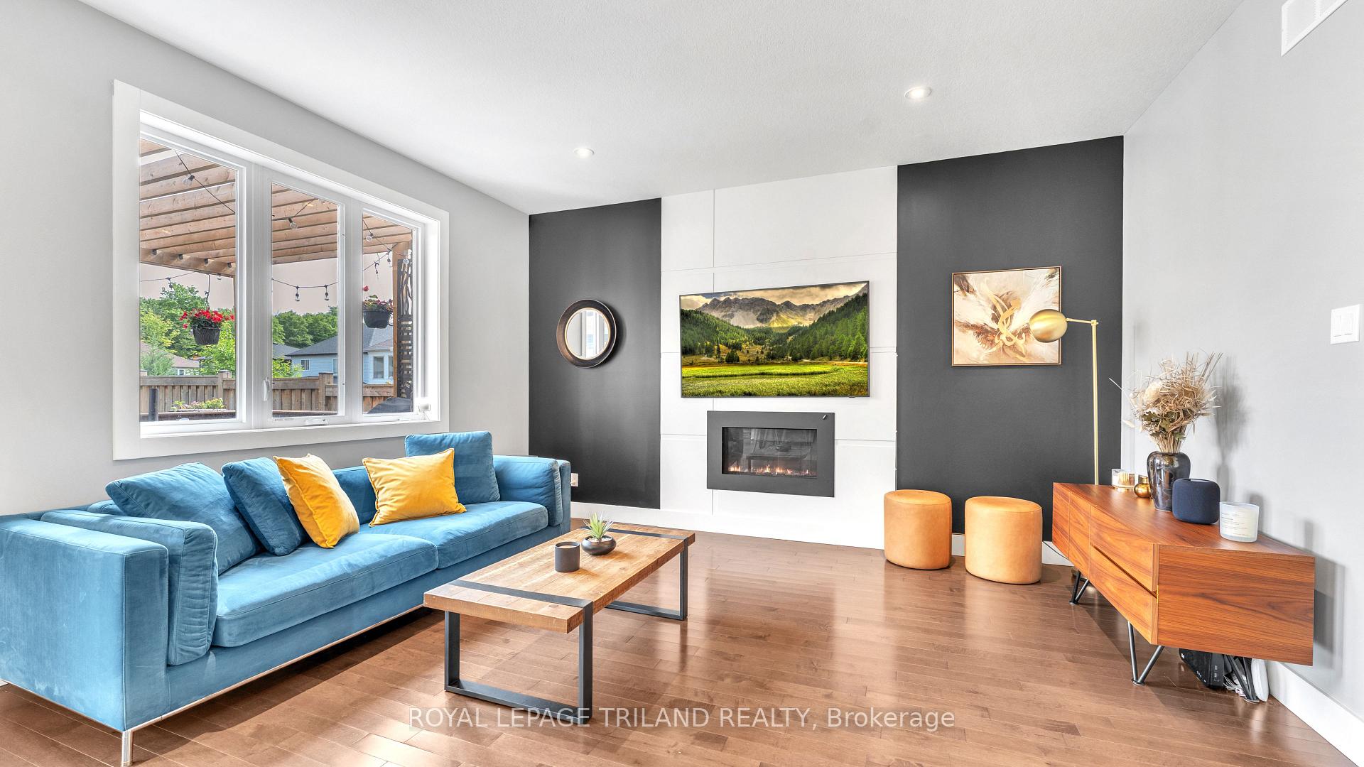 Photo 5 of 500 Sophia Crescent, London, North I — HOMEH