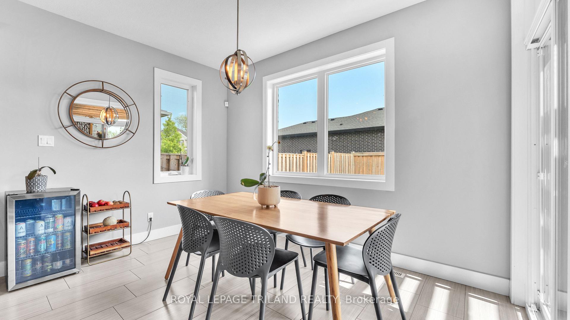 Photo 9 of 500 Sophia Crescent, London, North I — HOMEH