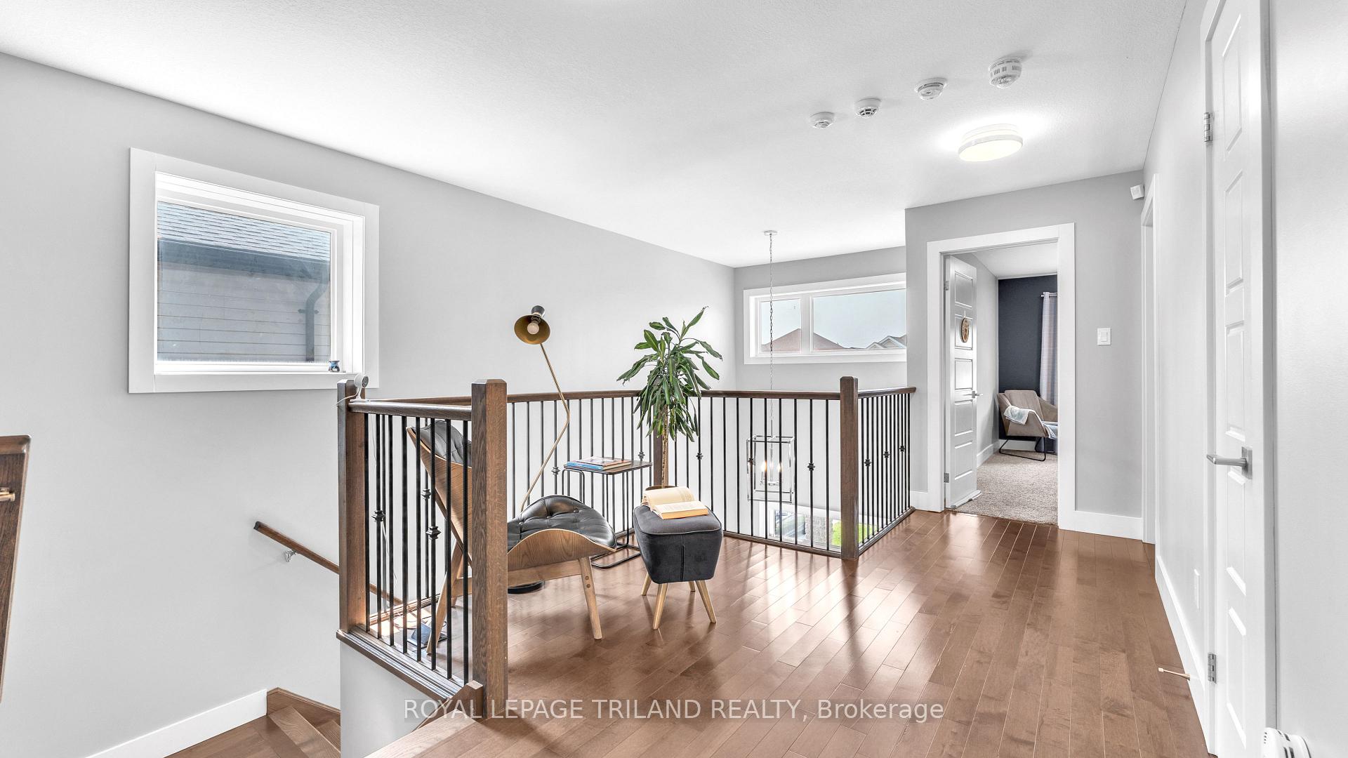 Photo 14 of 500 Sophia Crescent, London, North I — HOMEH
