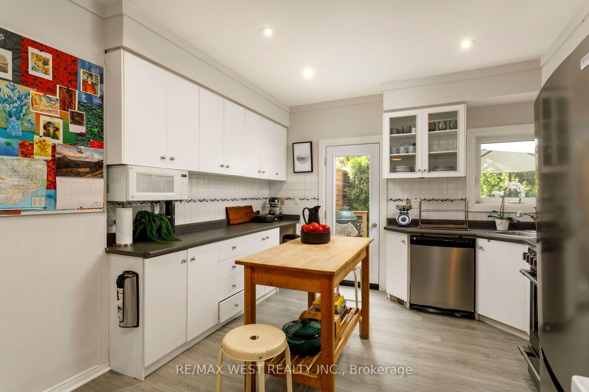 Photo 17 of 10 Marshall Street, Toronto, Little Portugal — HOMEH