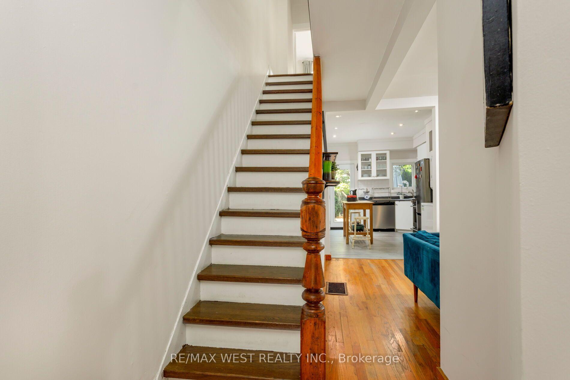 Photo 18 of 10 Marshall Street, Toronto, Little Portugal — HOMEH