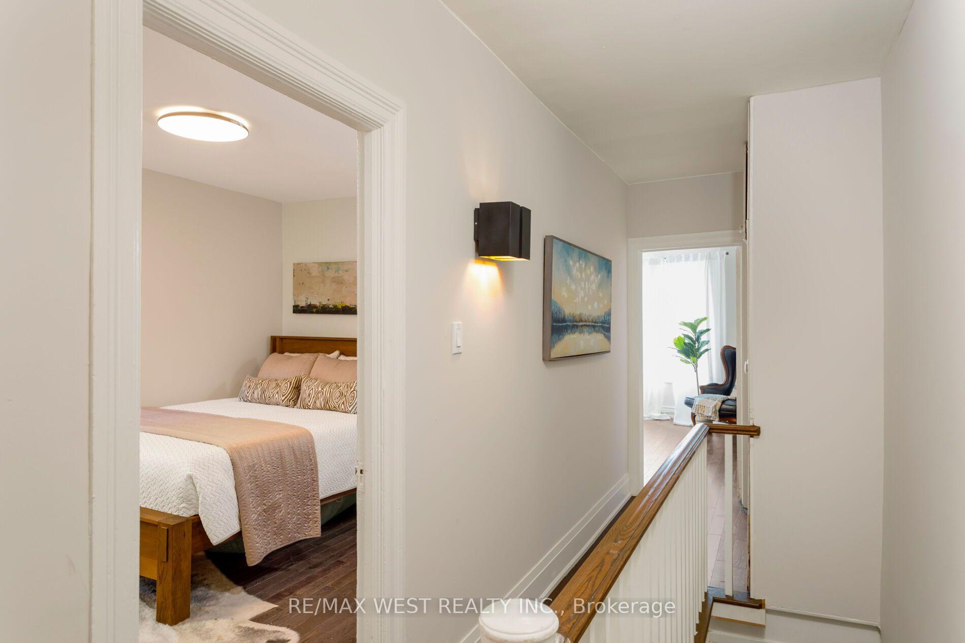 Photo 19 of 10 Marshall Street, Toronto, Little Portugal — HOMEH