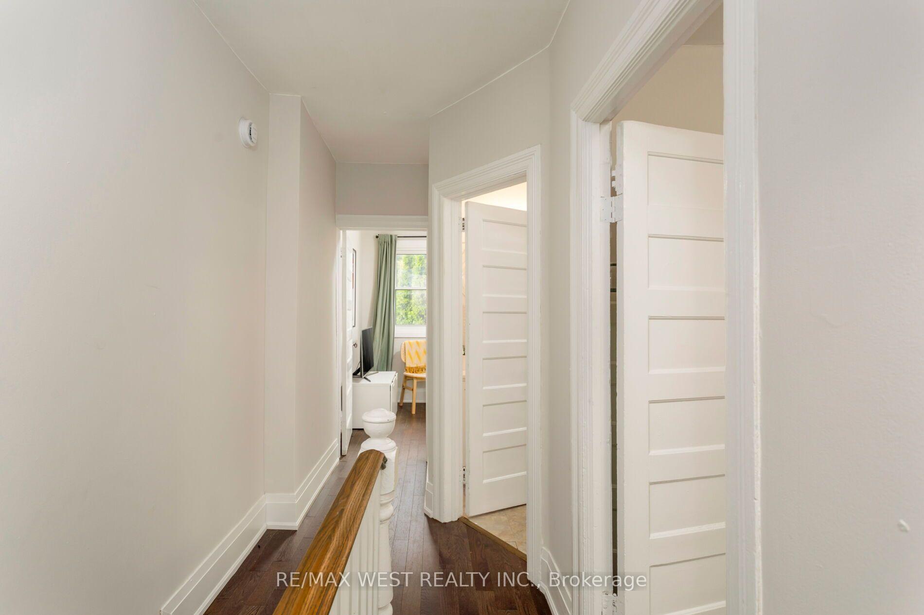 Photo 22 of 10 Marshall Street, Toronto, Little Portugal — HOMEH