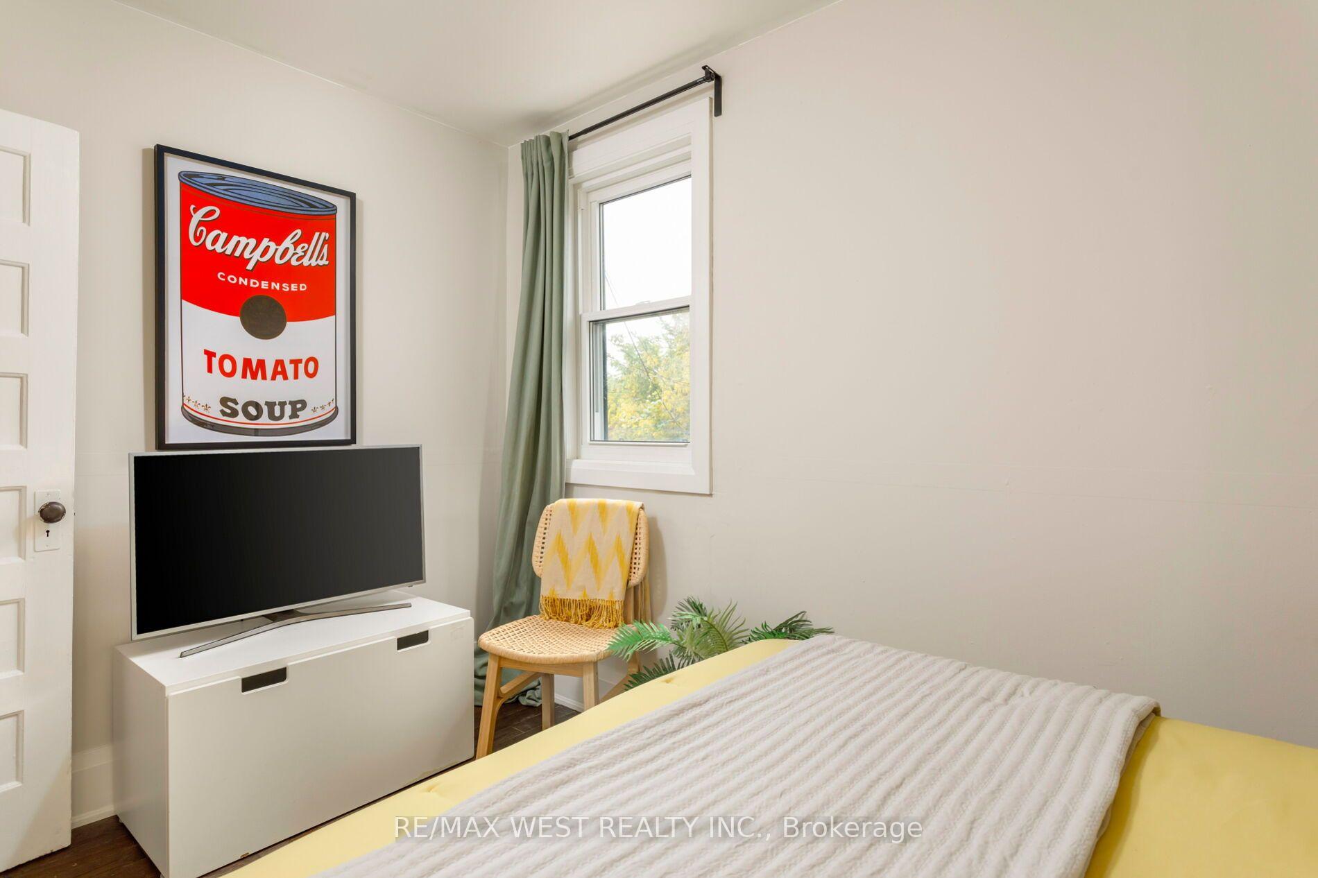 Photo 28 of 10 Marshall Street, Toronto, Little Portugal — HOMEH