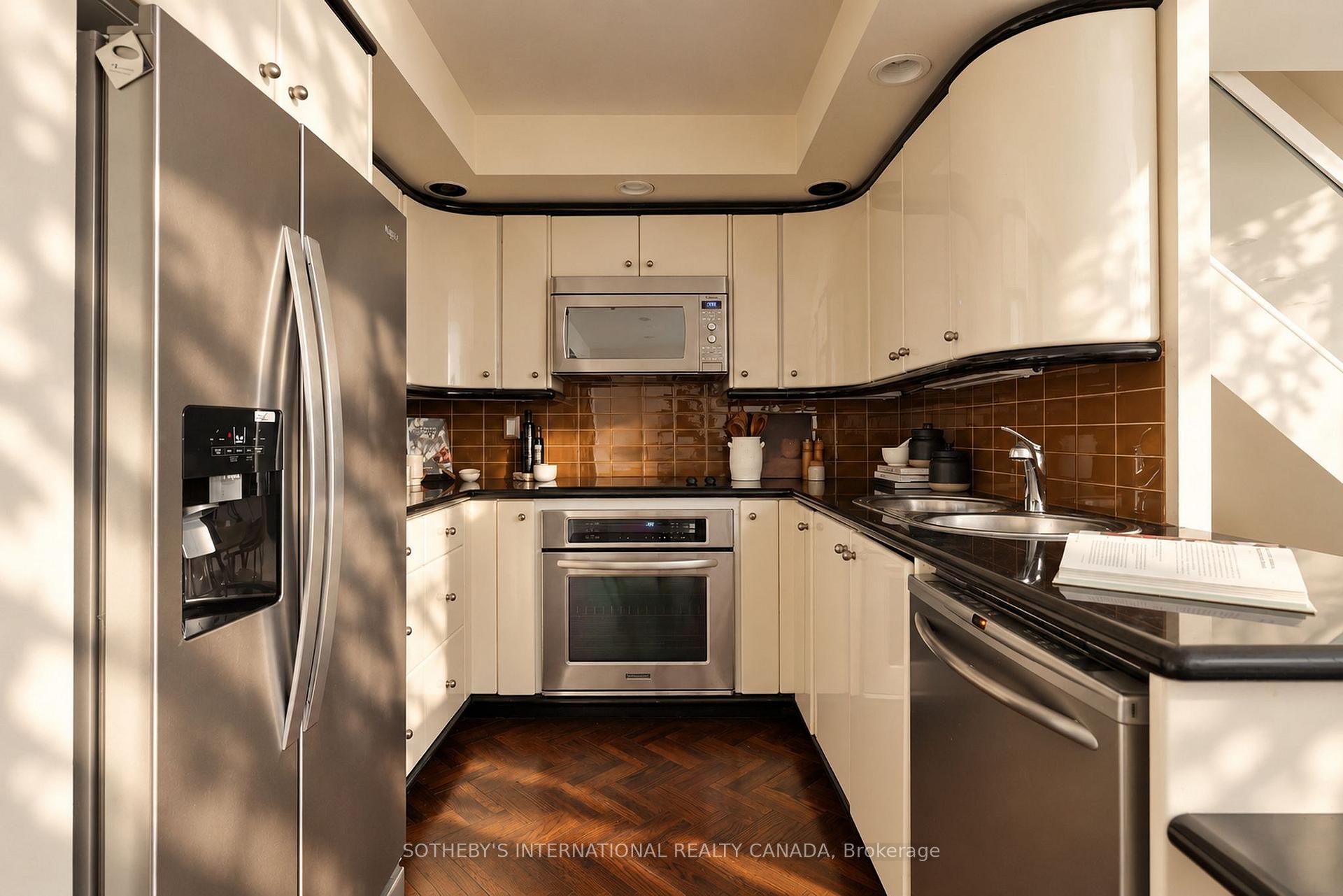 Photo 7 of Unit A3, 142 Pears Avenue, Toronto, The Annex — HOMEH