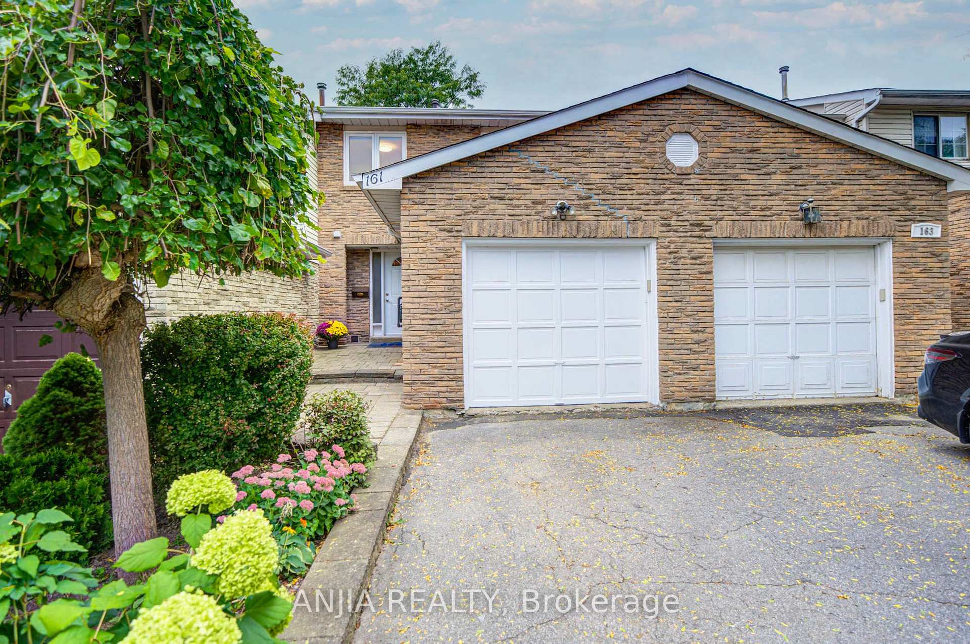 Photo 1 of 161 Tamarack Drive, Markham, Aileen-Willowbrook — HOMEH