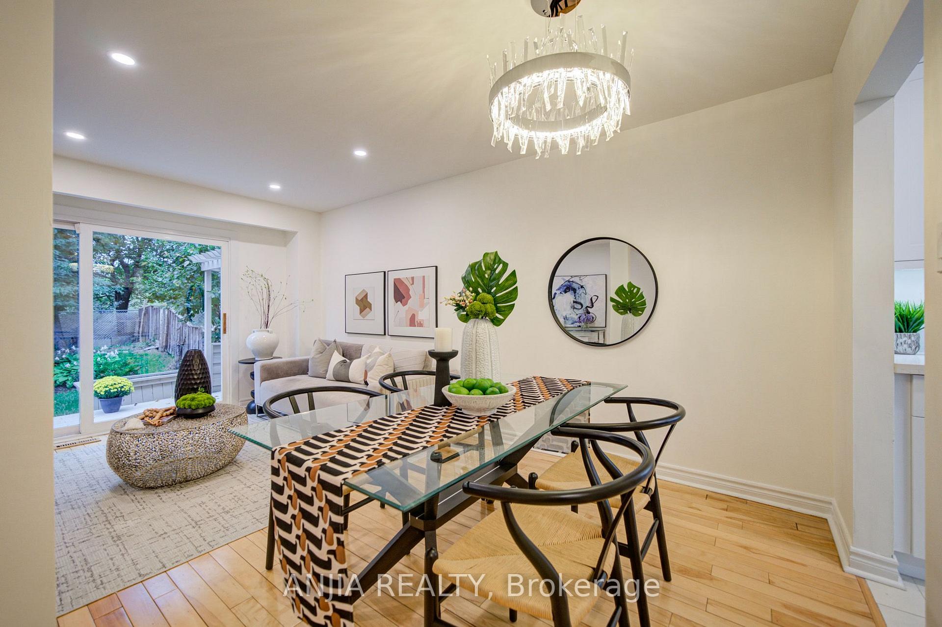 Photo 8 of 161 Tamarack Drive, Markham, Aileen-Willowbrook — HOMEH