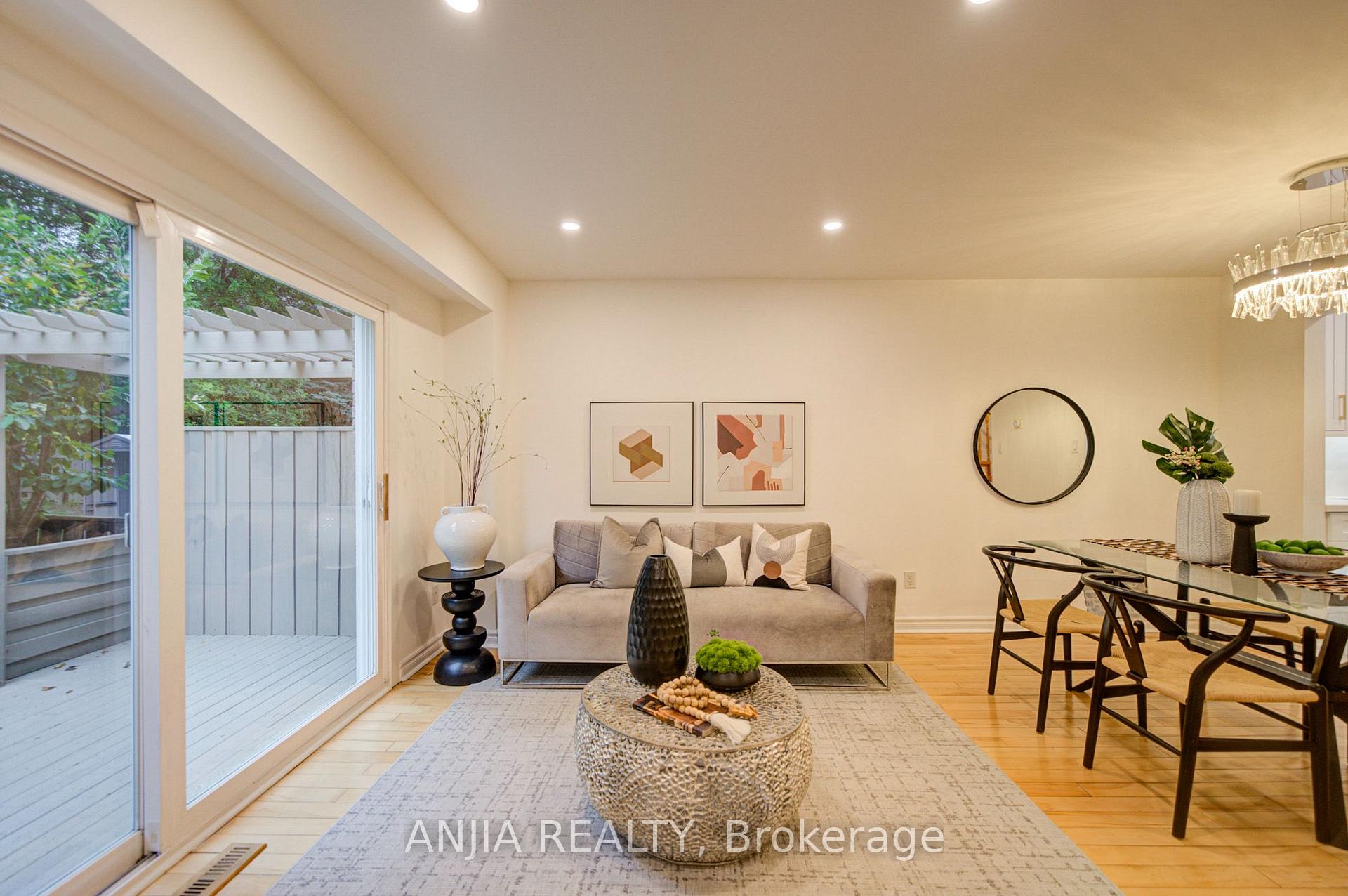 Photo 9 of 161 Tamarack Drive, Markham, Aileen-Willowbrook — HOMEH