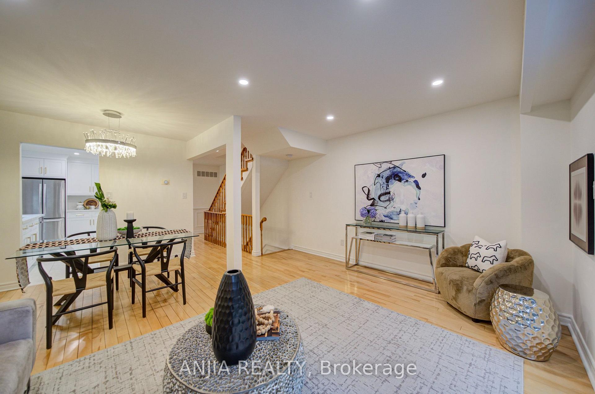 Photo 12 of 161 Tamarack Drive, Markham, Aileen-Willowbrook — HOMEH