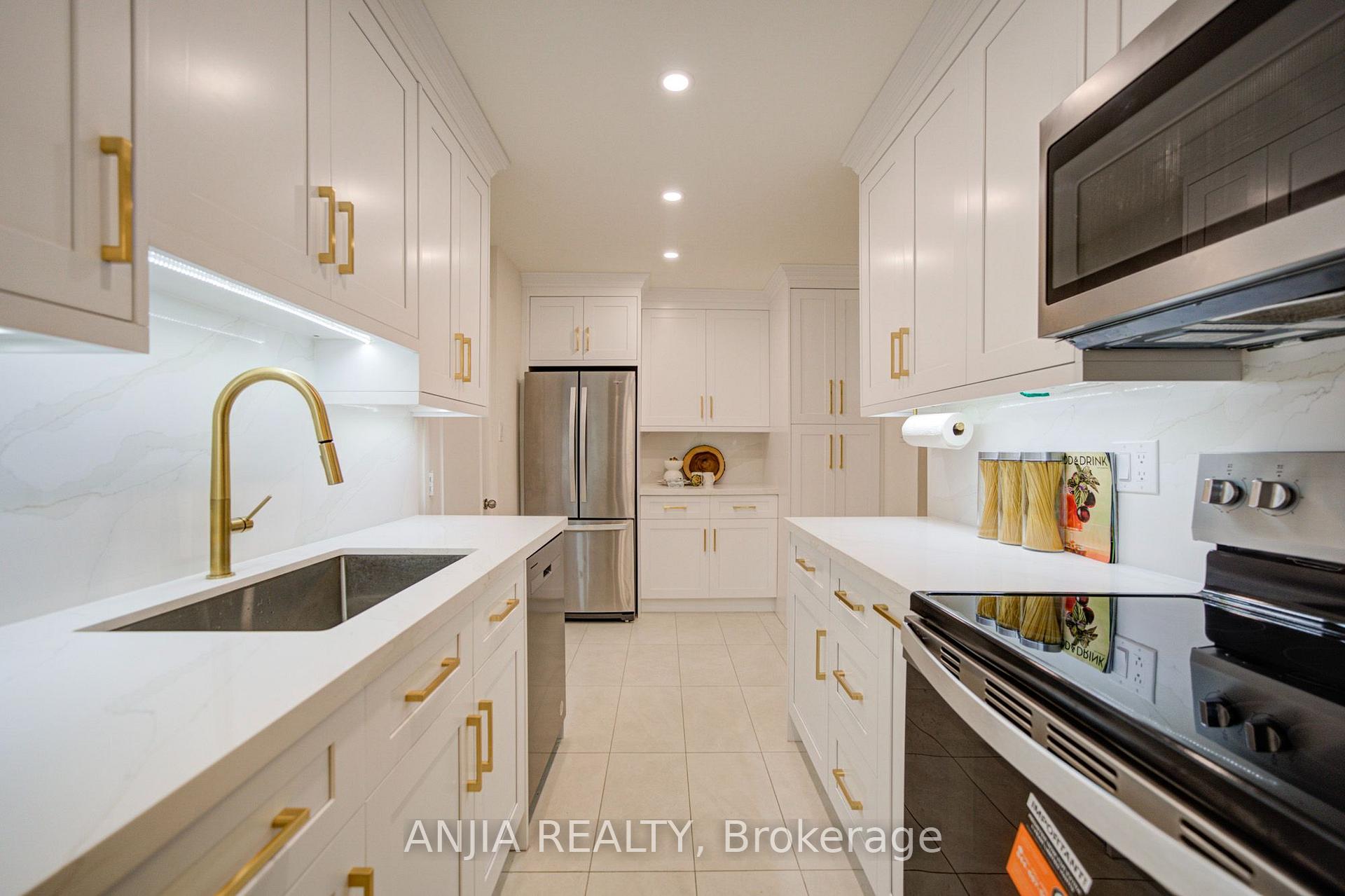 Photo 6 of 161 Tamarack Drive, Markham, Aileen-Willowbrook — HOMEH