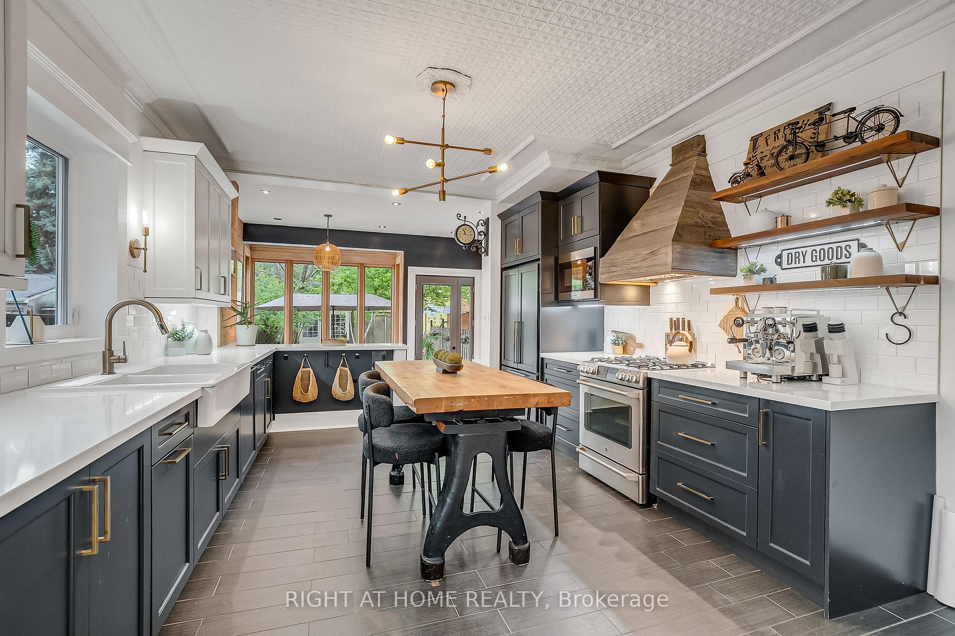 Photo 3 of 118 Lansdowne Avenue, Toronto, Roncesvalles — HOMEH