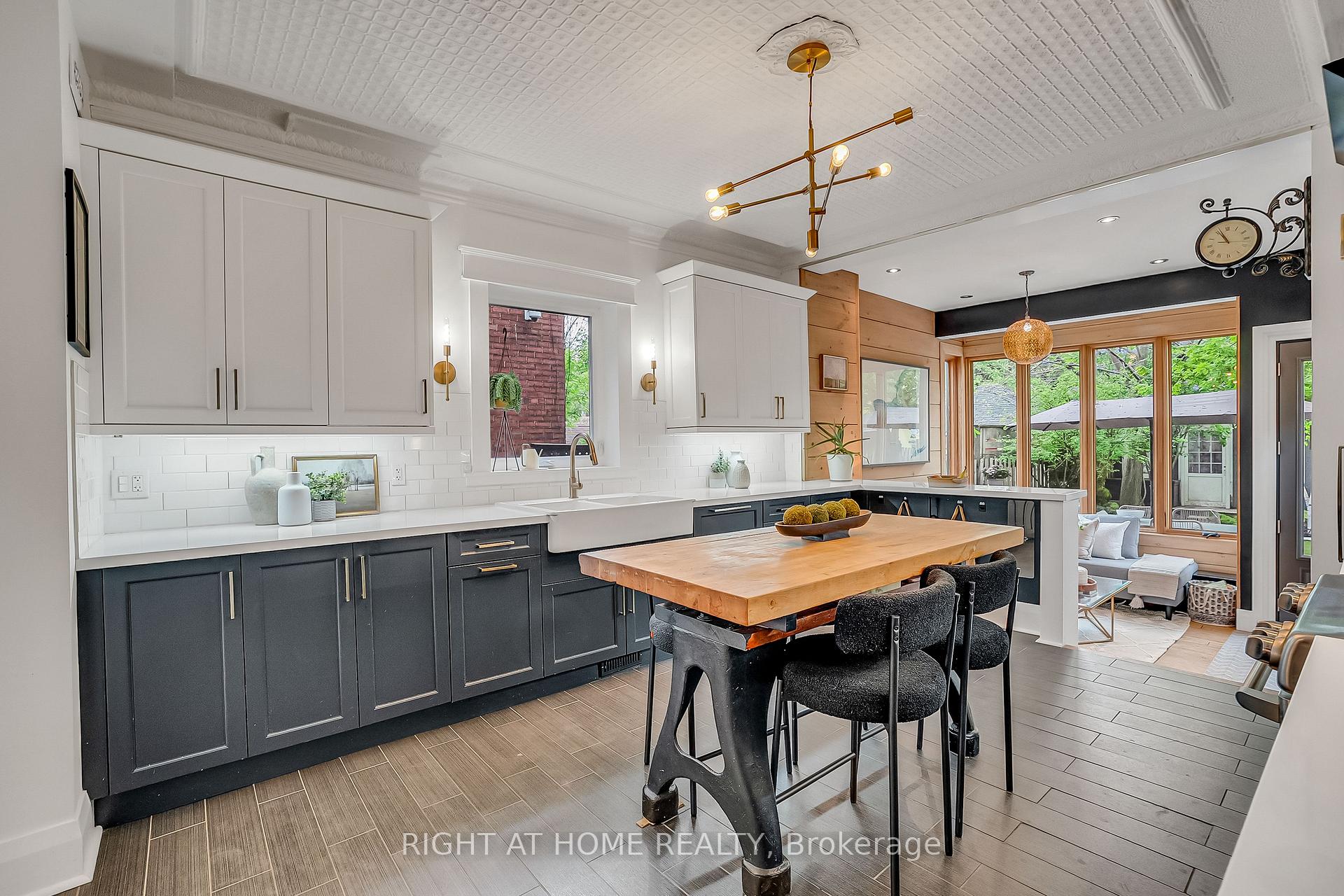 Photo 4 of 118 Lansdowne Avenue, Toronto, Roncesvalles — HOMEH