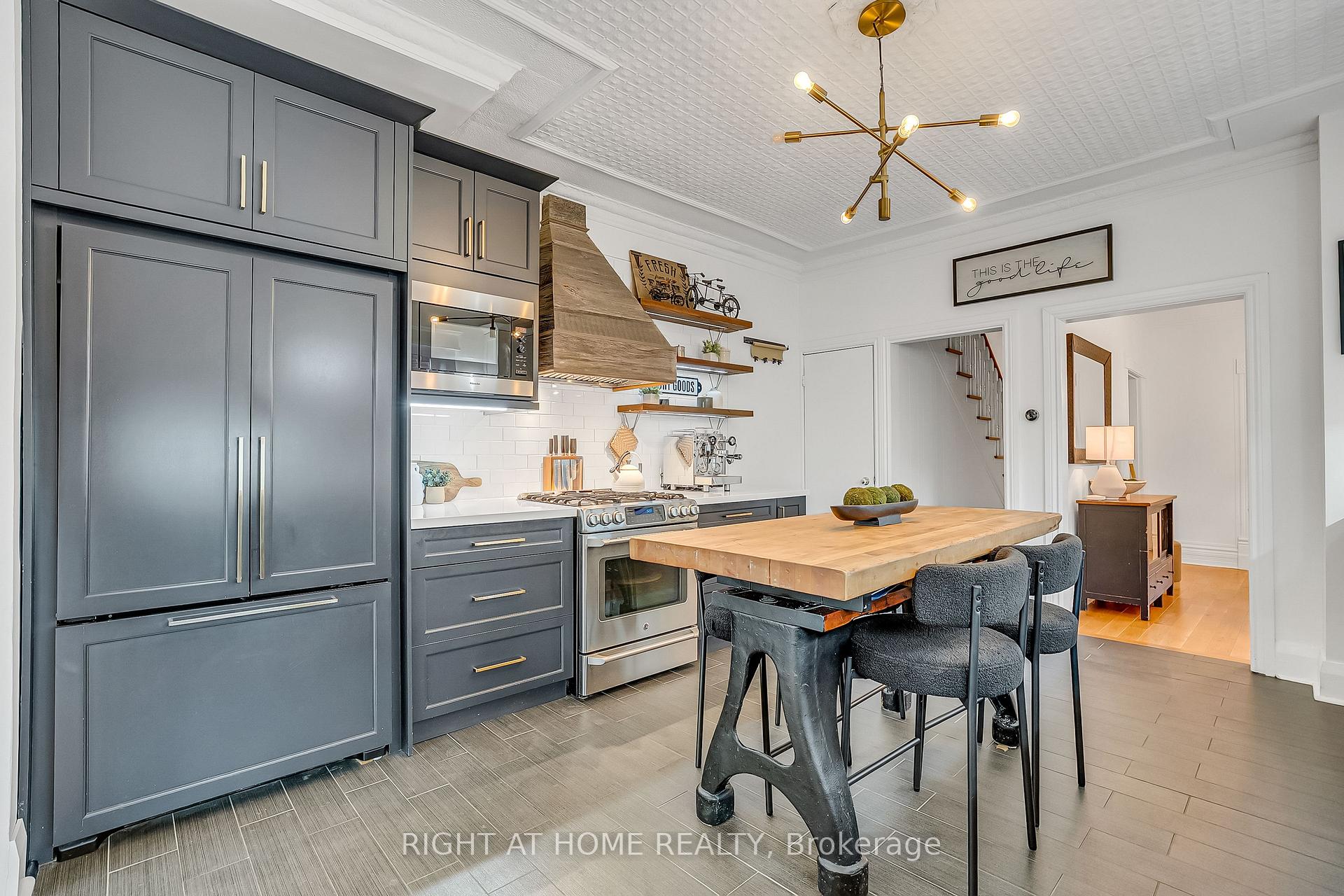 Photo 5 of 118 Lansdowne Avenue, Toronto, Roncesvalles — HOMEH