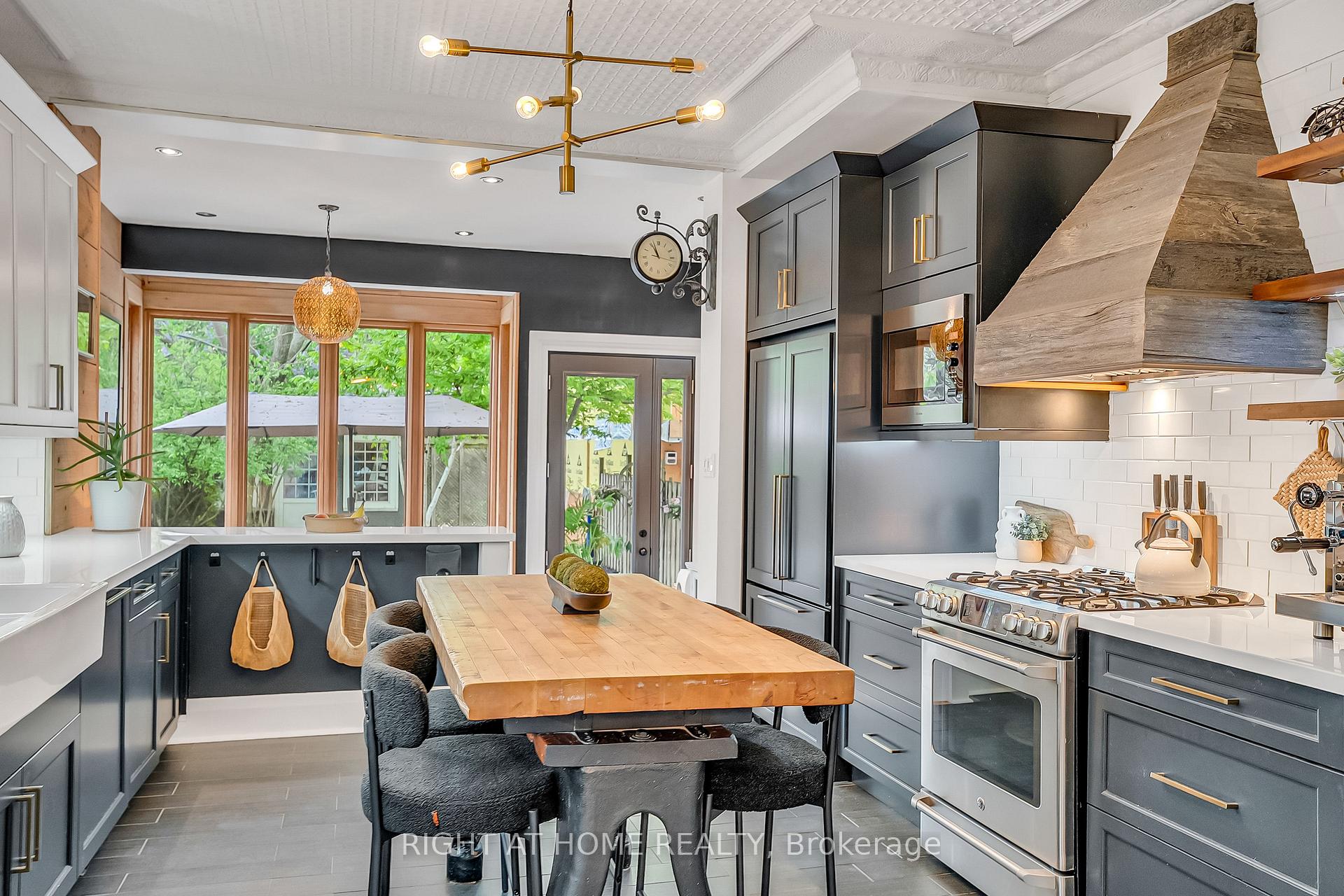 Photo 7 of 118 Lansdowne Avenue, Toronto, Roncesvalles — HOMEH