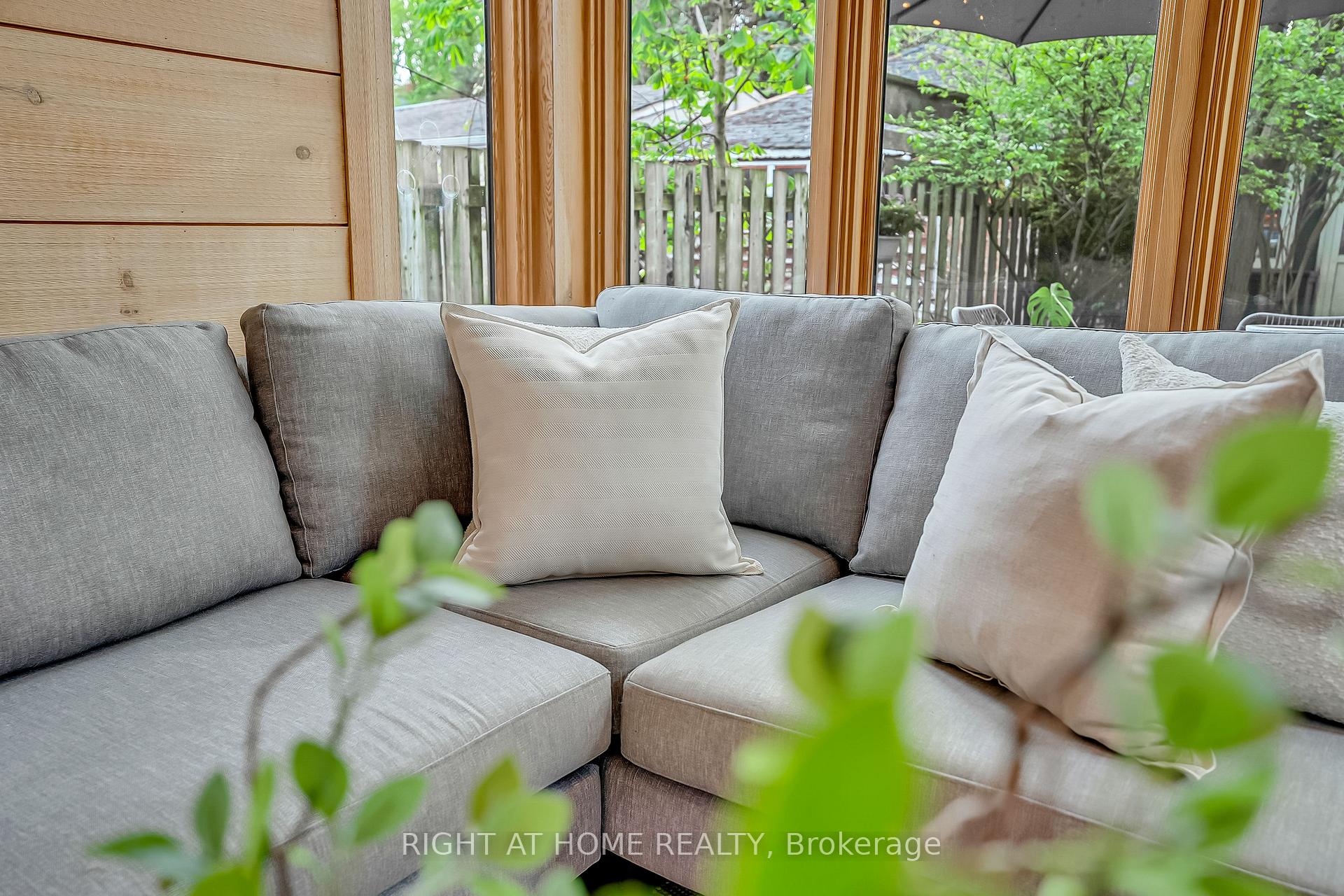 Photo 19 of 118 Lansdowne Avenue, Toronto, Roncesvalles — HOMEH