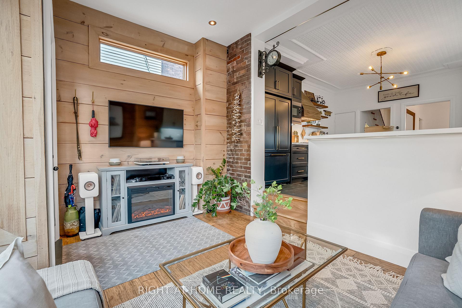 Photo 20 of 118 Lansdowne Avenue, Toronto, Roncesvalles — HOMEH