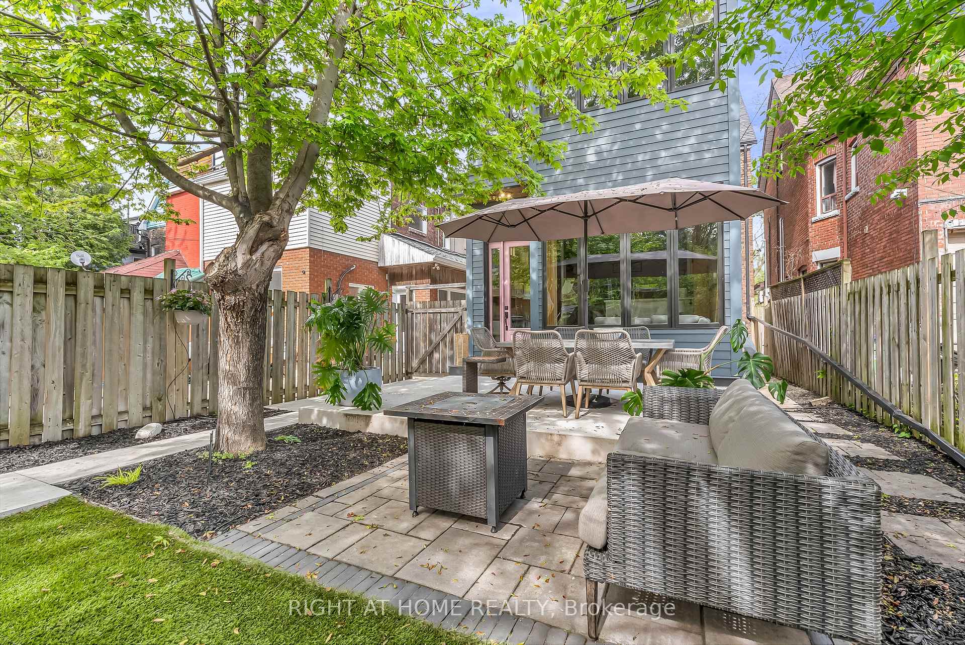 Photo 24 of 118 Lansdowne Avenue, Toronto, Roncesvalles — HOMEH