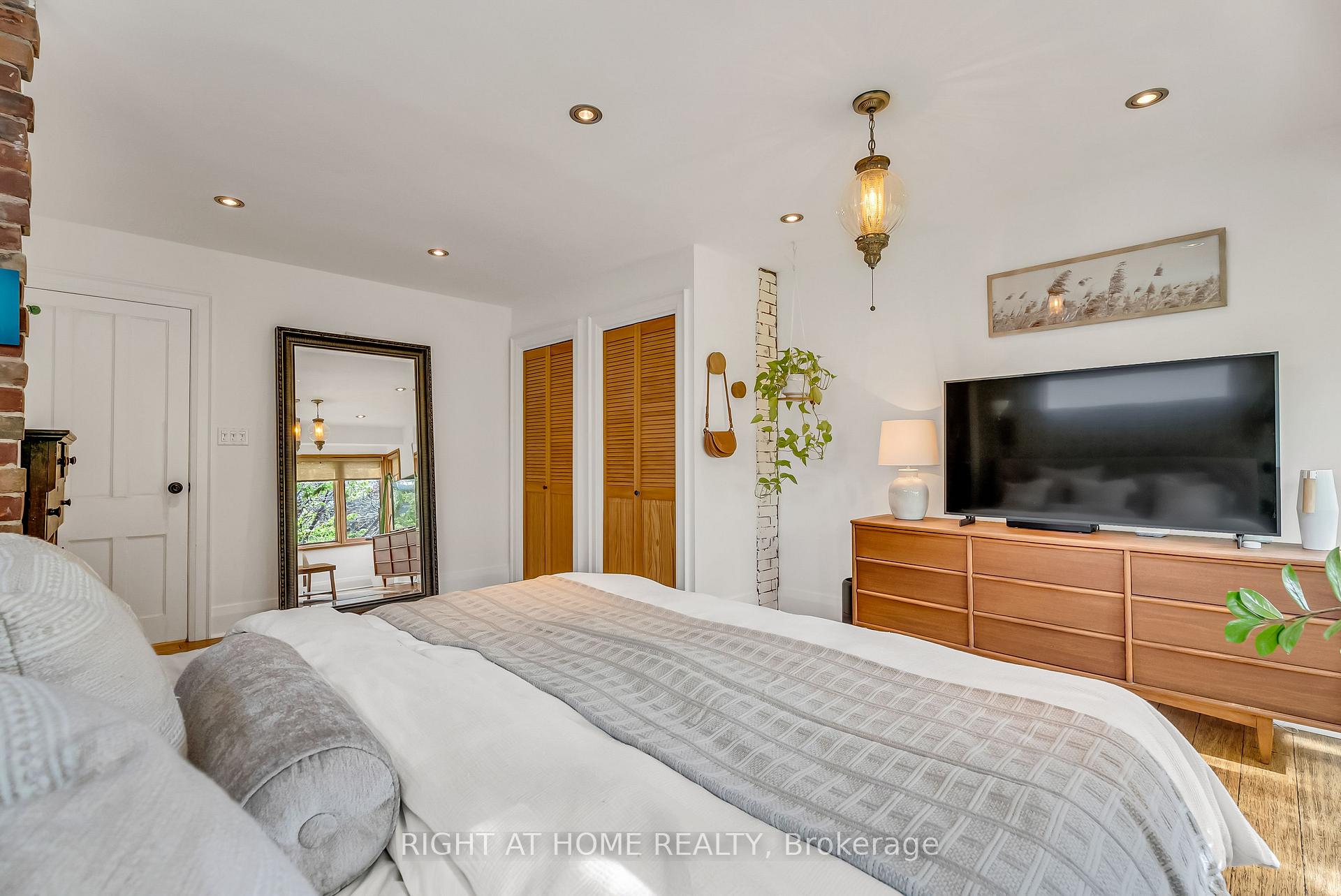 Photo 33 of 118 Lansdowne Avenue, Toronto, Roncesvalles — HOMEH