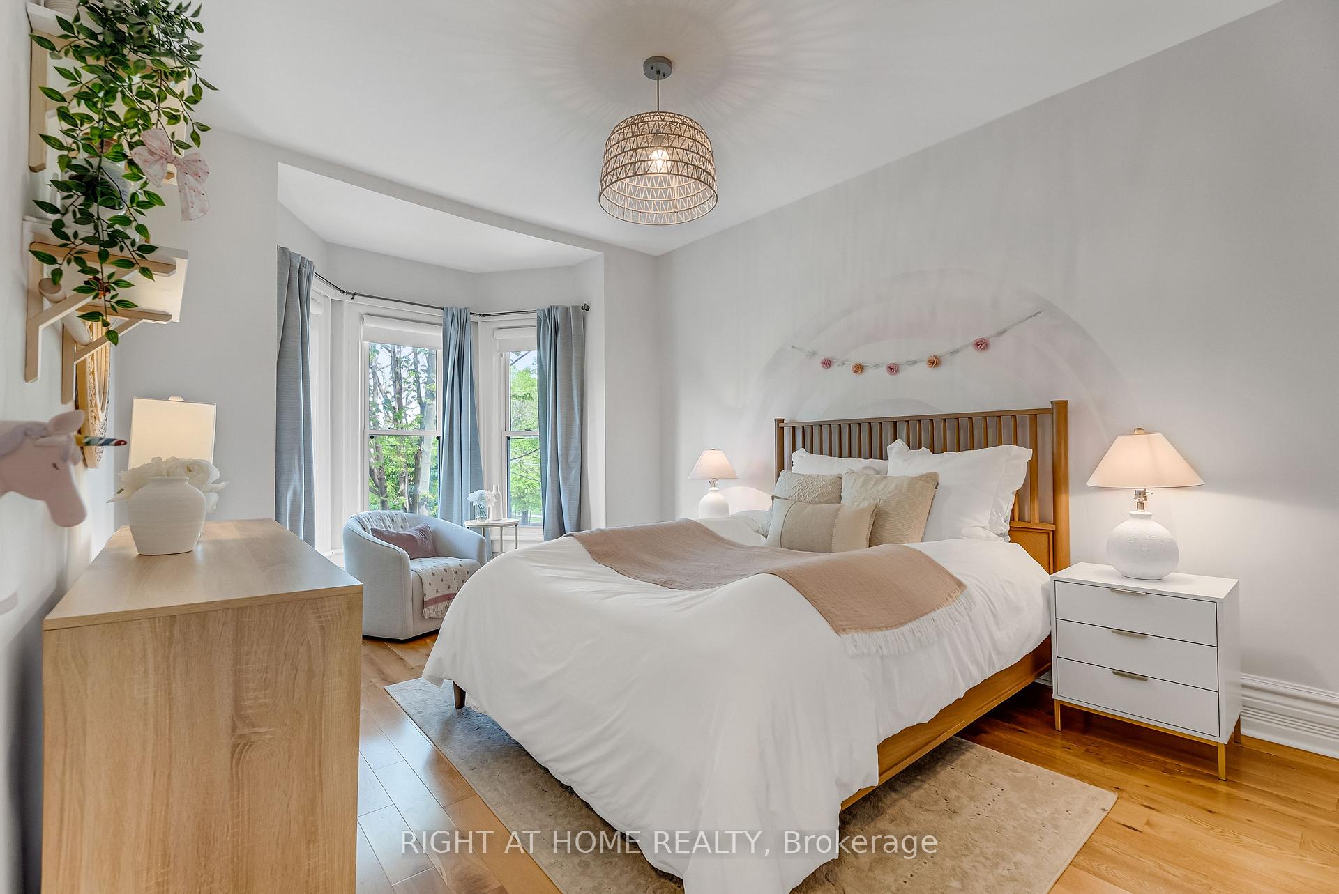 Photo 36 of 118 Lansdowne Avenue, Toronto, Roncesvalles — HOMEH