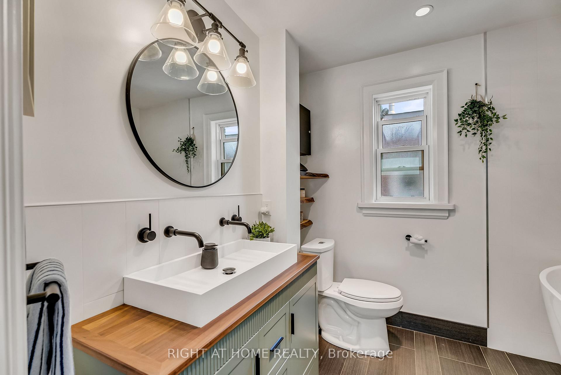 Photo 44 of 118 Lansdowne Avenue, Toronto, Roncesvalles — HOMEH
