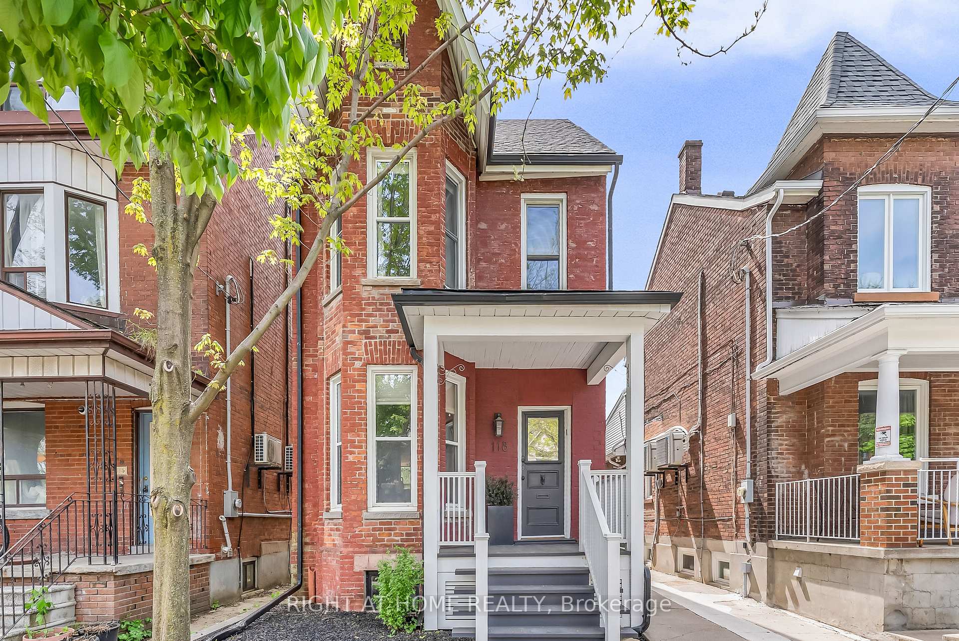 Photo of 118 Lansdowne Avenue