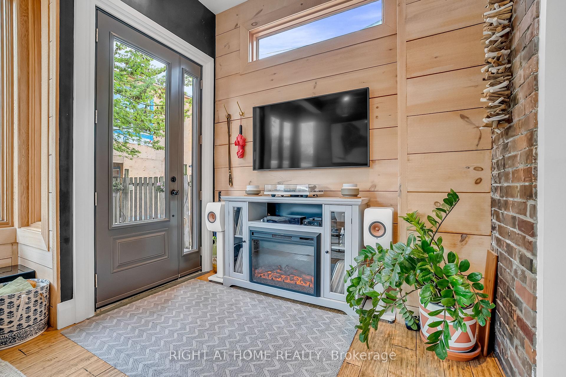 Photo 21 of 118 Lansdowne Avenue, Toronto, Roncesvalles — HOMEH