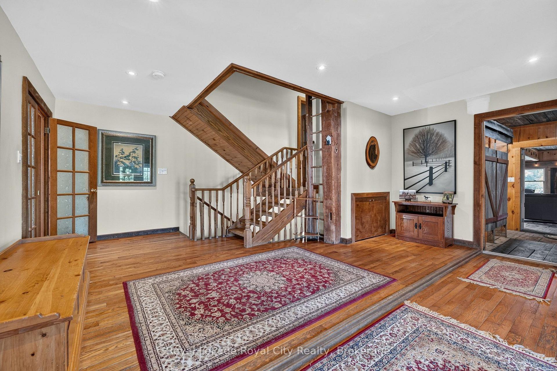 Photo 10 of 11233 2nd Line, Milton, Campbellville — HOMEH