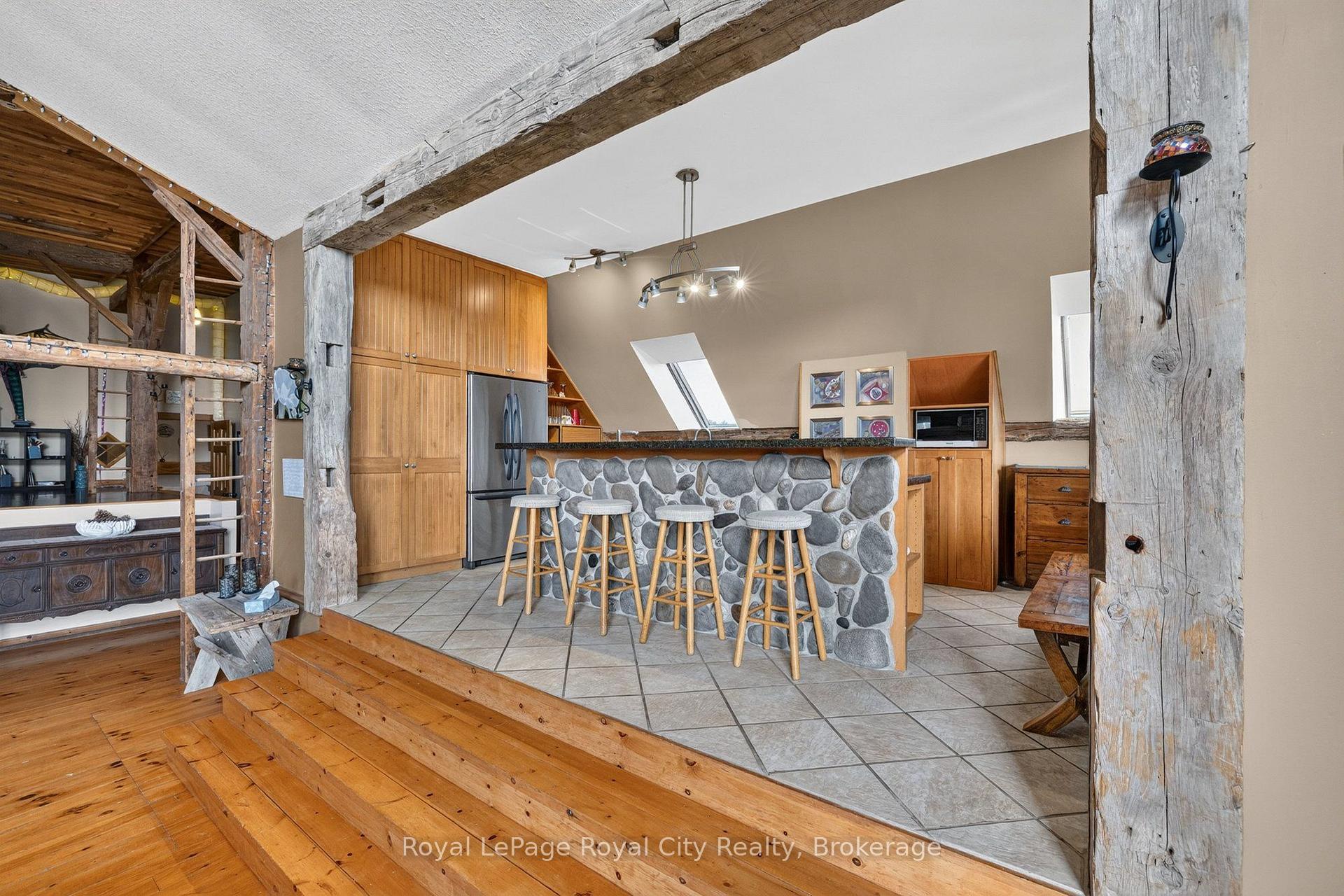 Photo 19 of 11233 2nd Line, Milton, Campbellville — HOMEH