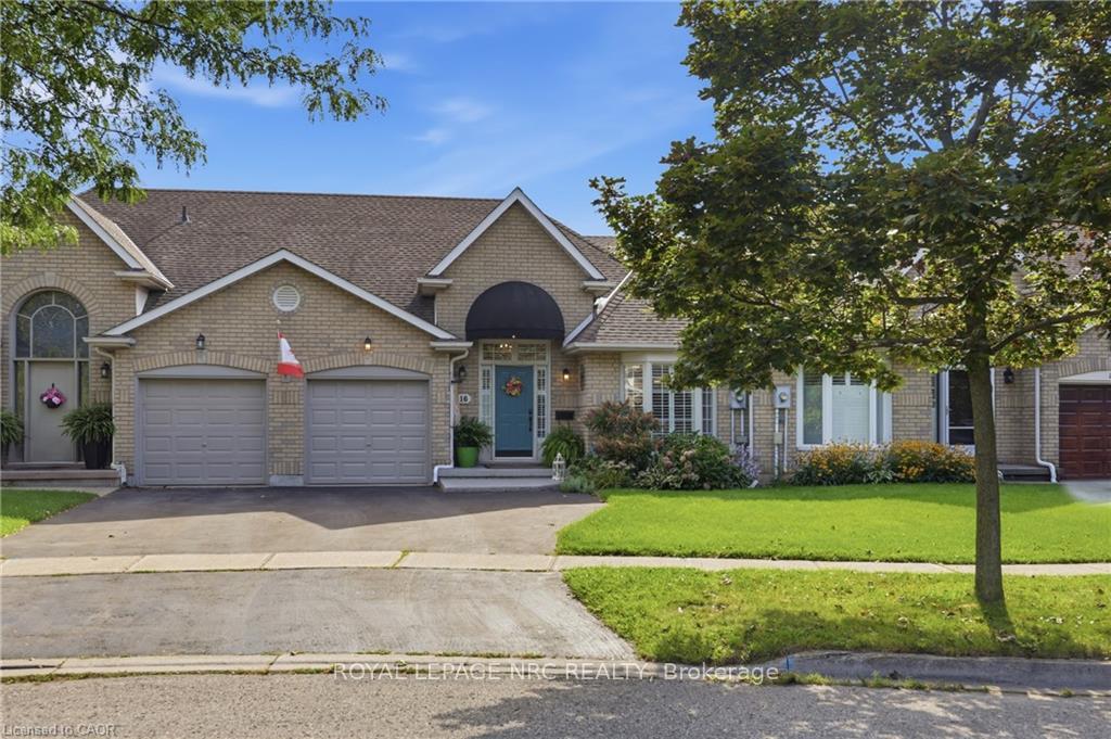 Photo 2 of 16 Red Haven Drive, Grimsby, Grimsby Beach — HOMEH