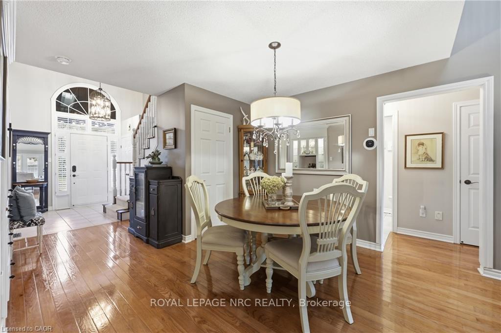 Photo 14 of 16 Red Haven Drive, Grimsby, Grimsby Beach — HOMEH