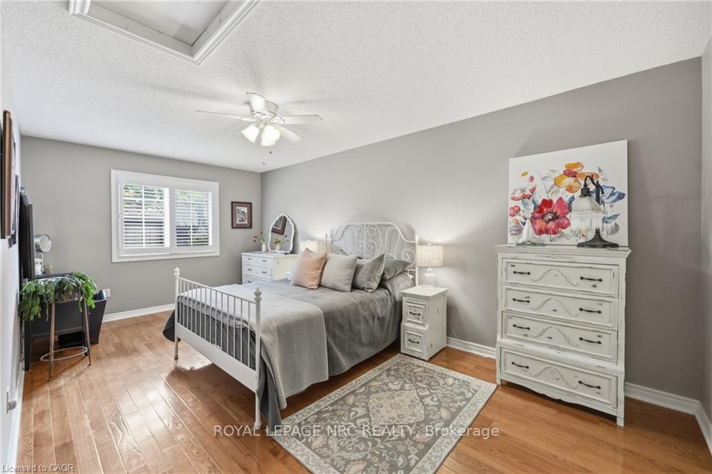 Photo 17 of 16 Red Haven Drive, Grimsby, Grimsby Beach — HOMEH