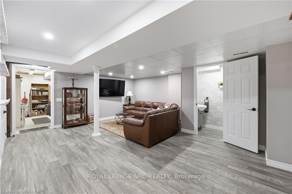 Photo 30 of 16 Red Haven Drive, Grimsby, Grimsby Beach — HOMEH