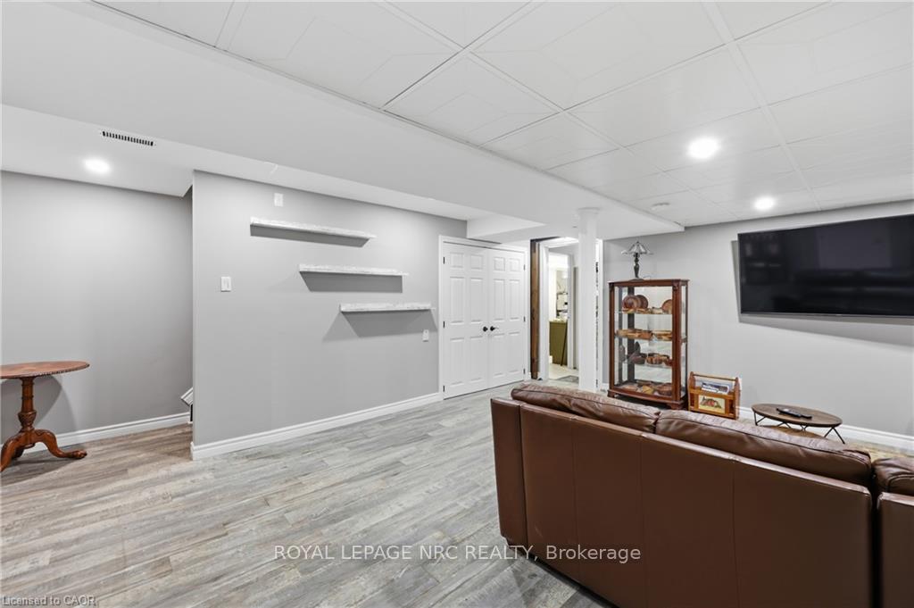 Photo 31 of 16 Red Haven Drive, Grimsby, Grimsby Beach — HOMEH