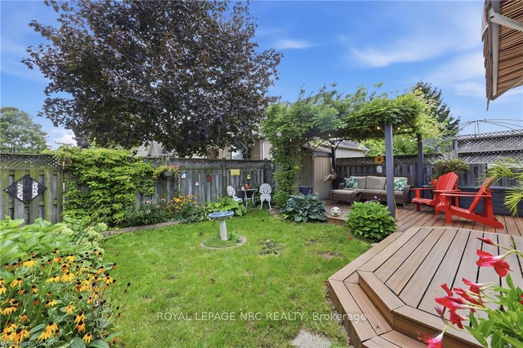 Photo 37 of 16 Red Haven Drive, Grimsby, Grimsby Beach — HOMEH