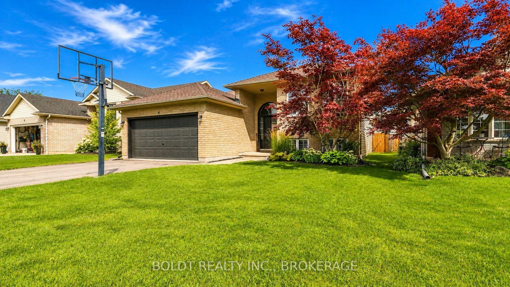 Photo 2 of 4 Mason Drive, Pelham, Fonthill — HOMEH