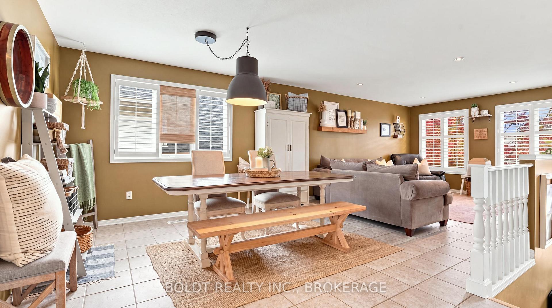 Photo 7 of 4 Mason Drive, Pelham, Fonthill — HOMEH