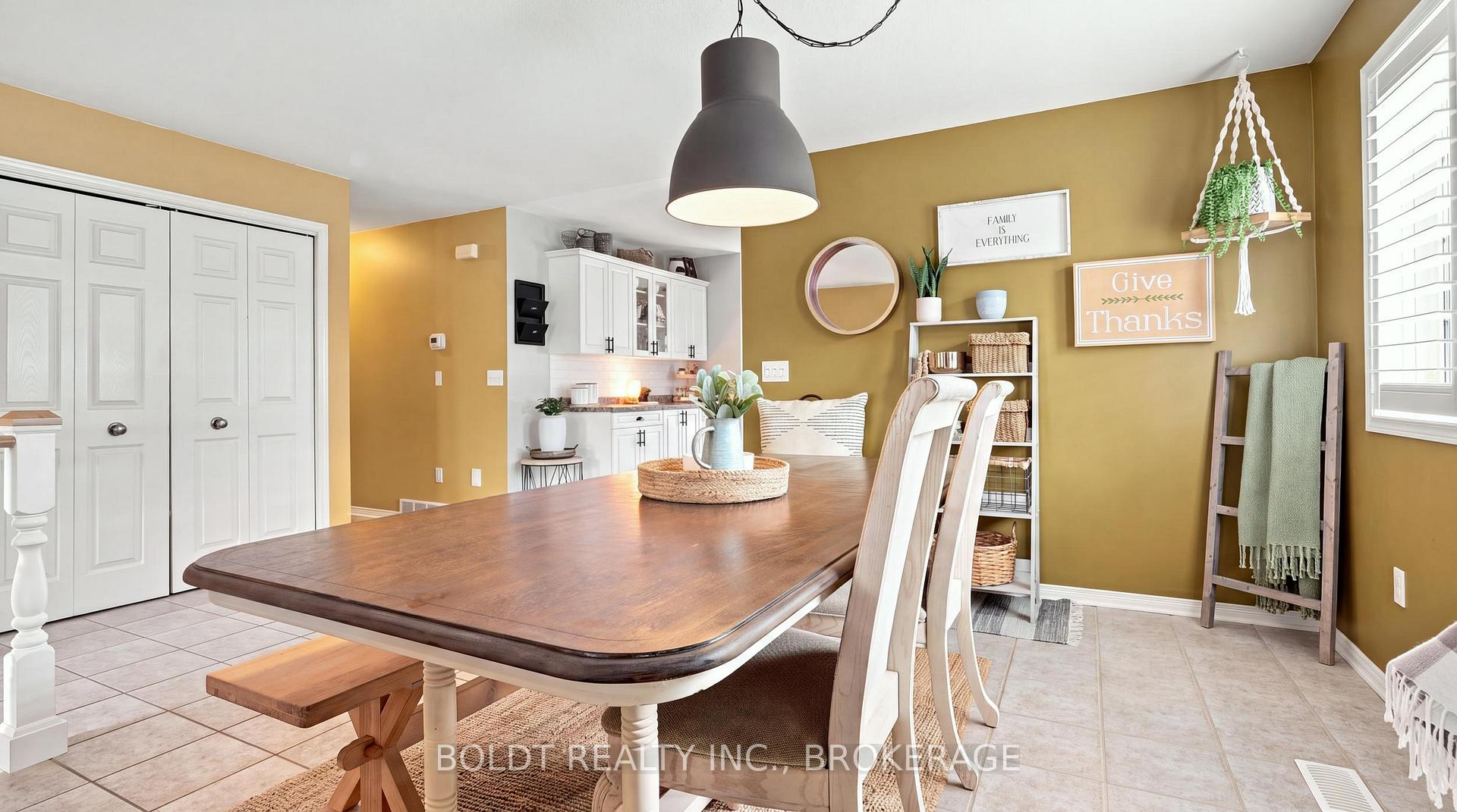 Photo 8 of 4 Mason Drive, Pelham, Fonthill — HOMEH