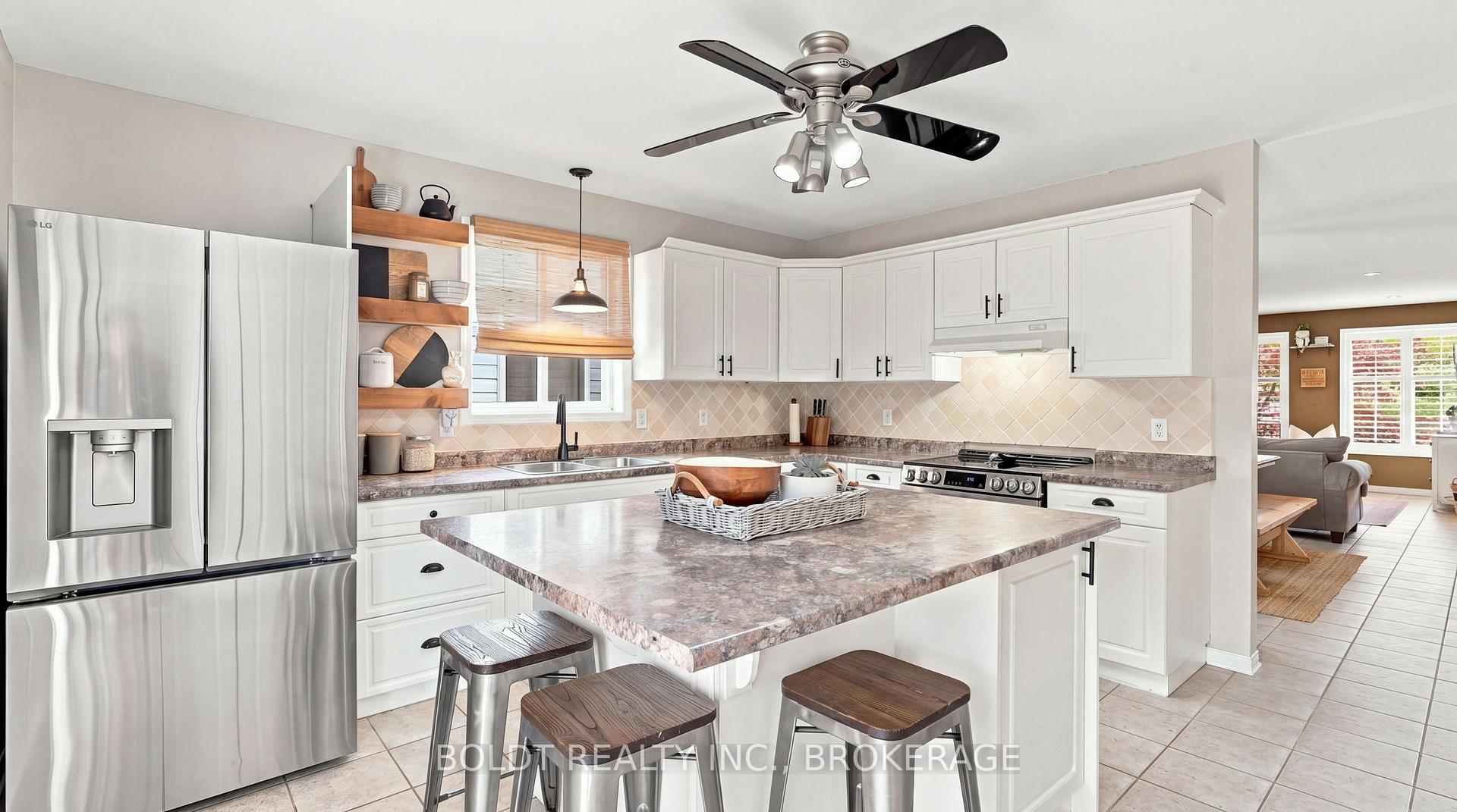 Photo 11 of 4 Mason Drive, Pelham, Fonthill — HOMEH