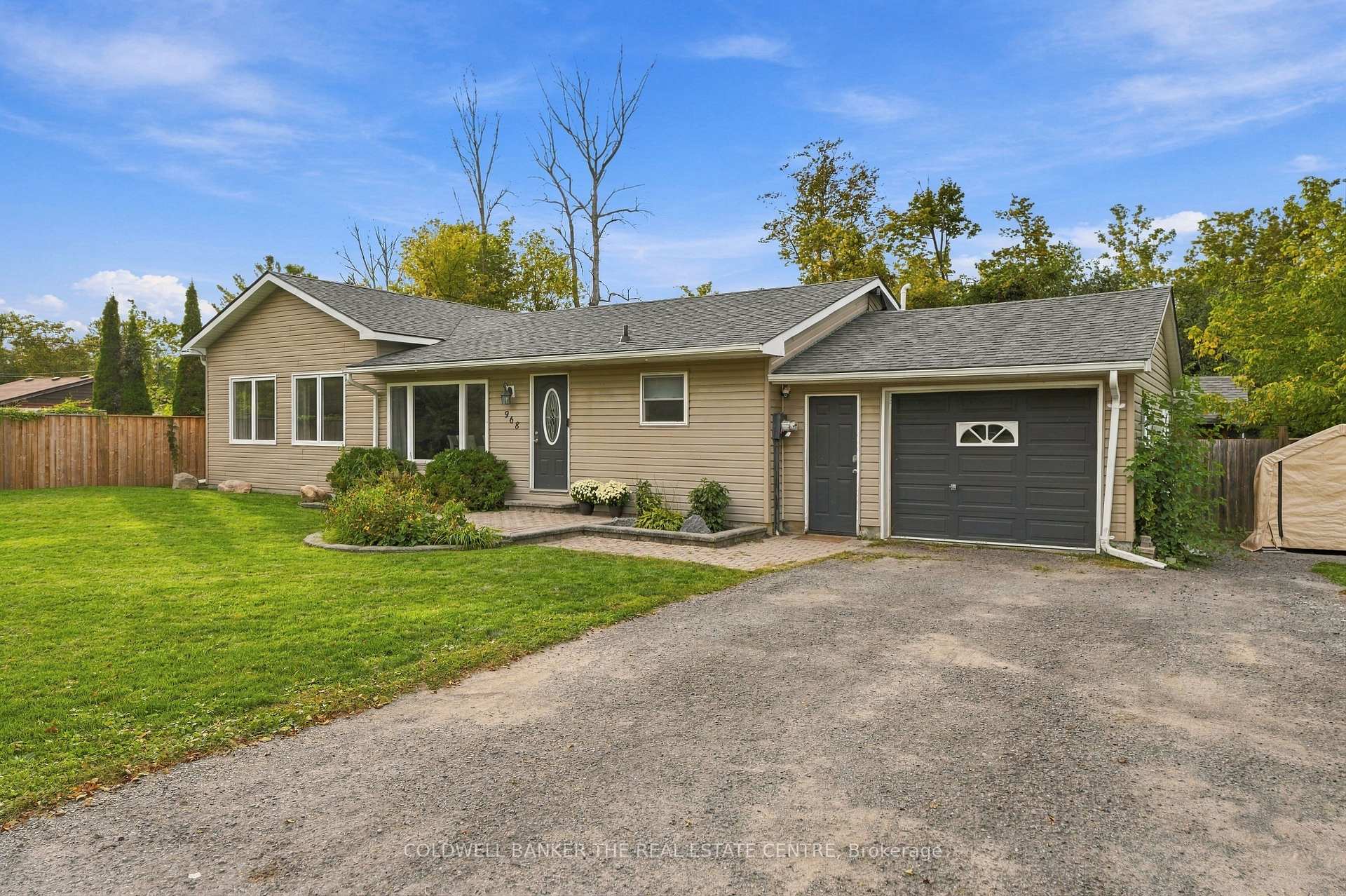 Photo of 968 Metro Road N