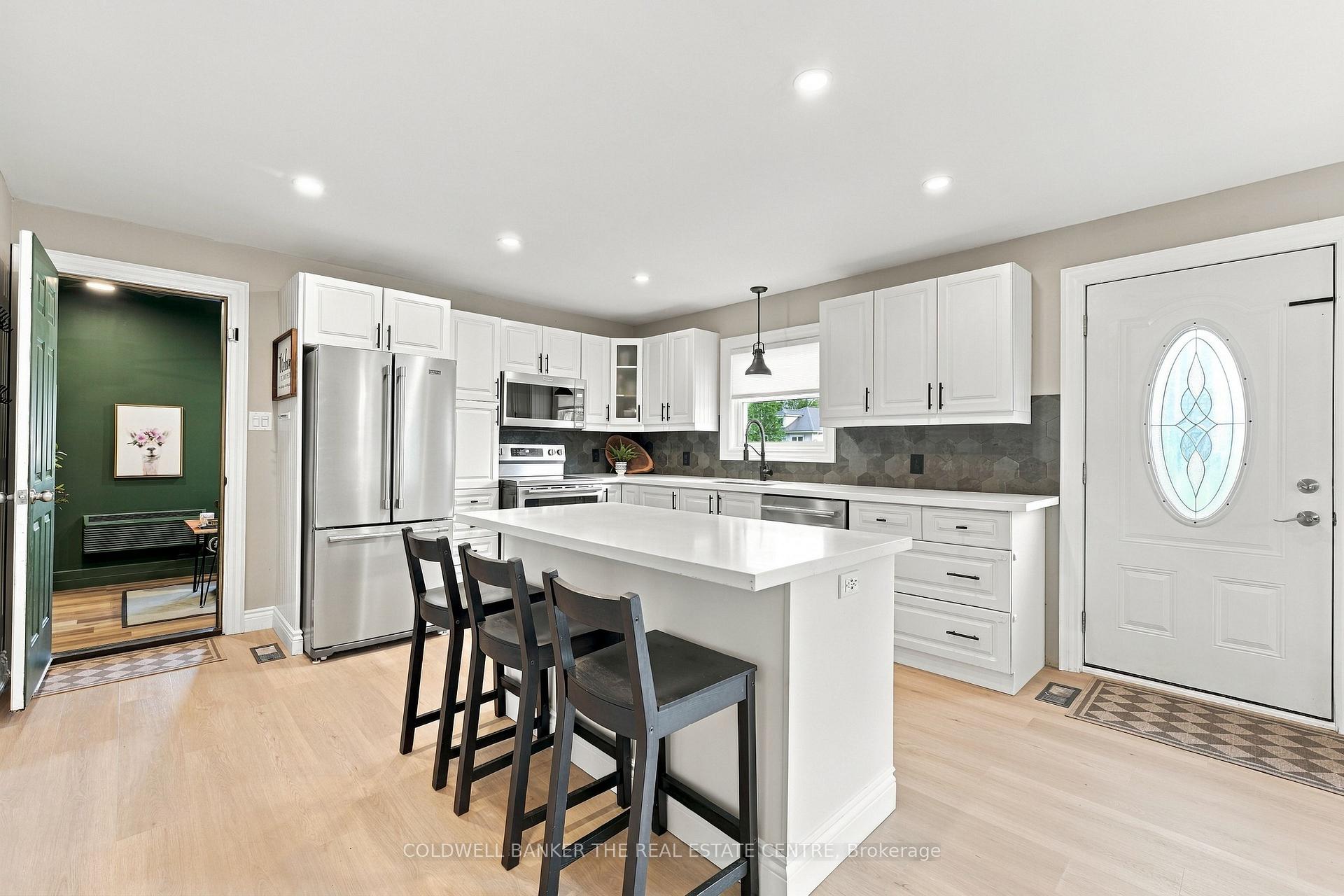 Photo 11 of 968 Metro Road N, Georgina, Historic Lakeshore Communities — HOMEH