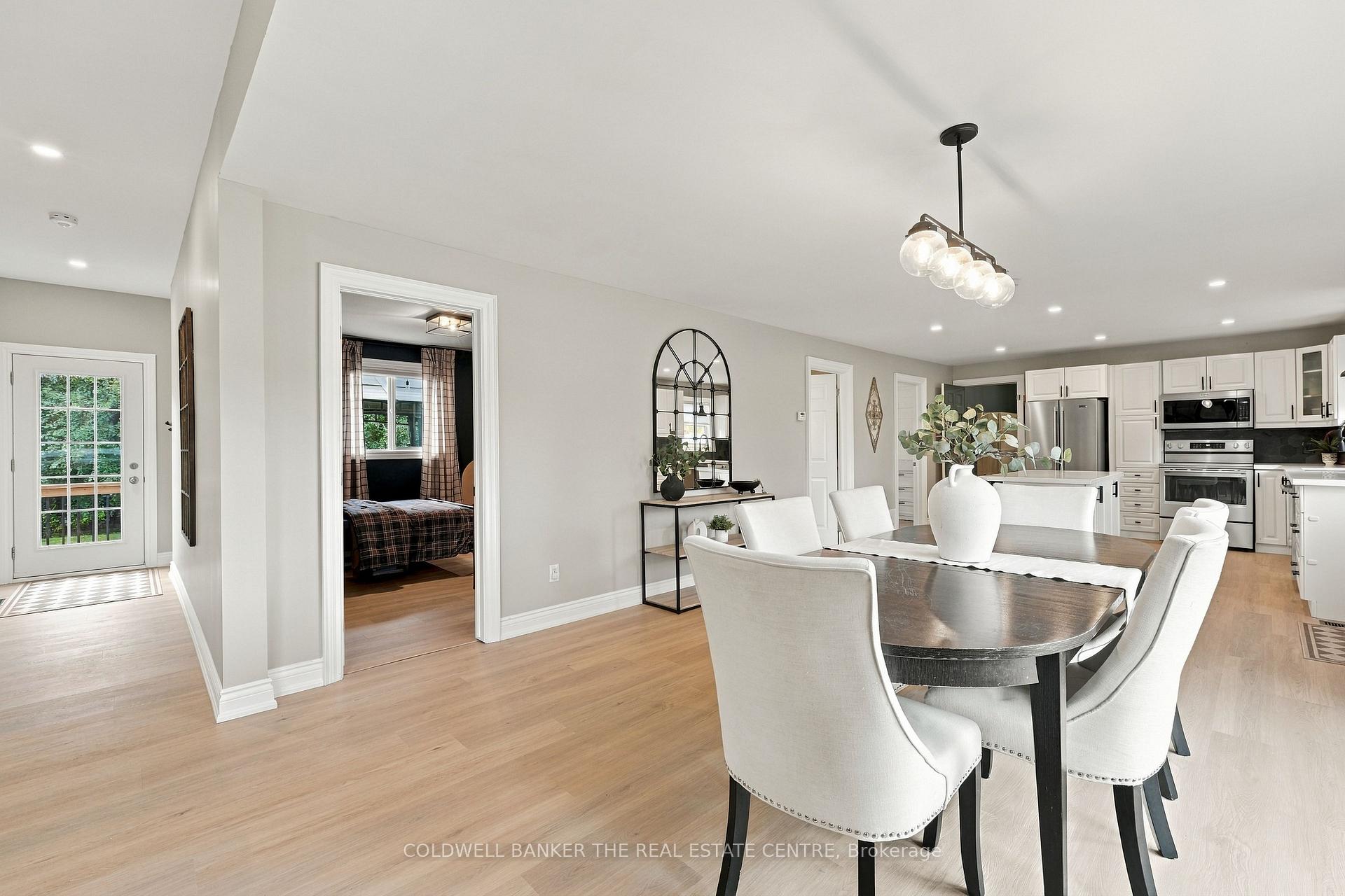 Photo 16 of 968 Metro Road N, Georgina, Historic Lakeshore Communities — HOMEH