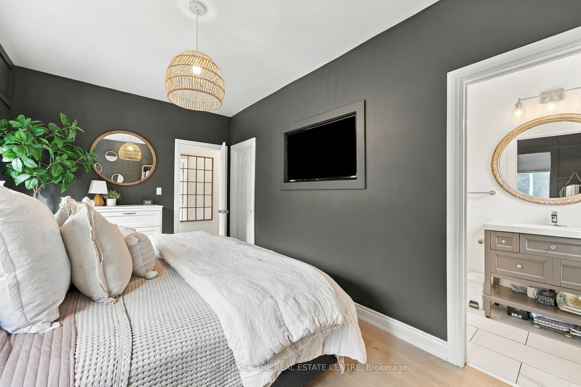 Photo 23 of 968 Metro Road N, Georgina, Historic Lakeshore Communities — HOMEH