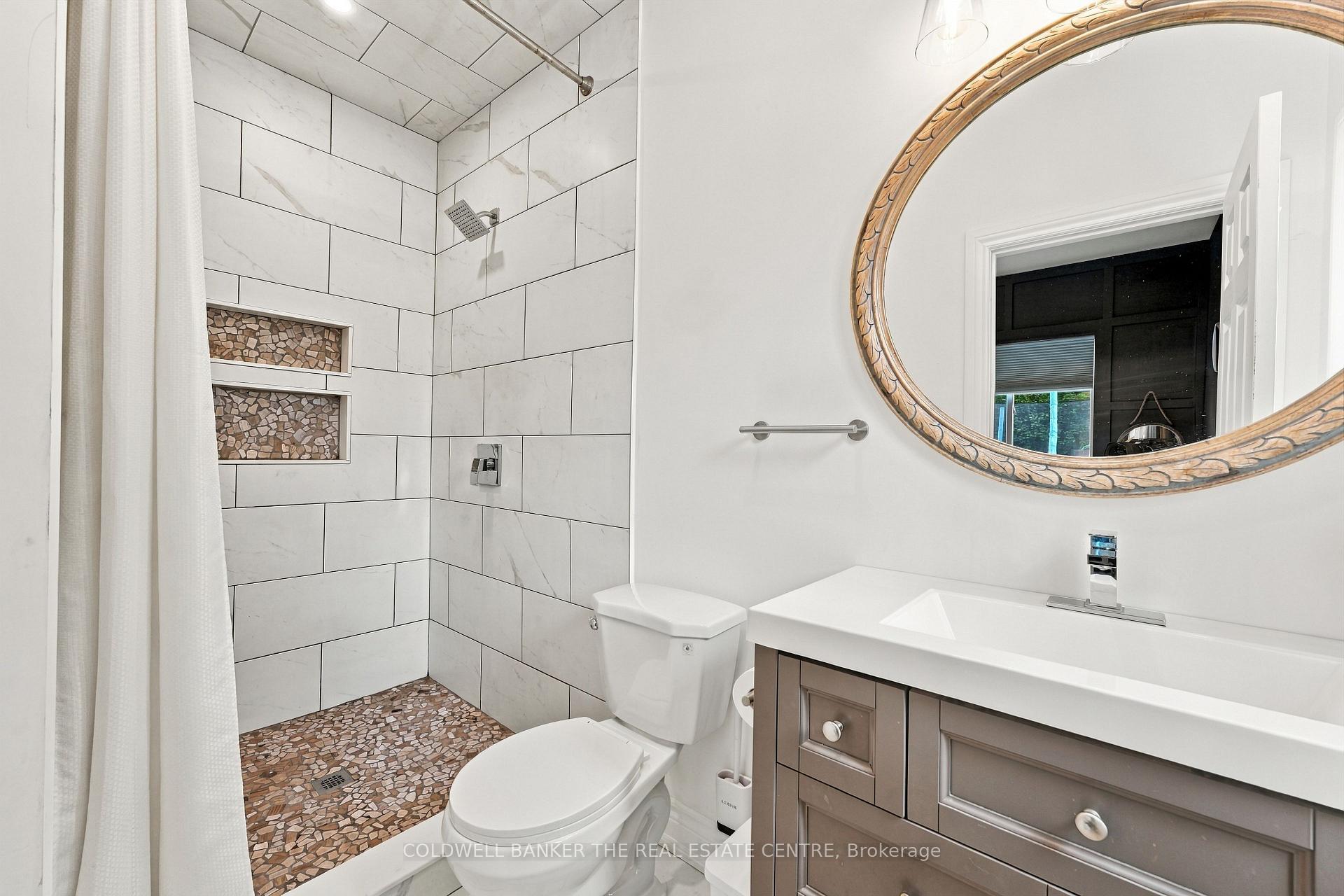 Photo 24 of 968 Metro Road N, Georgina, Historic Lakeshore Communities — HOMEH