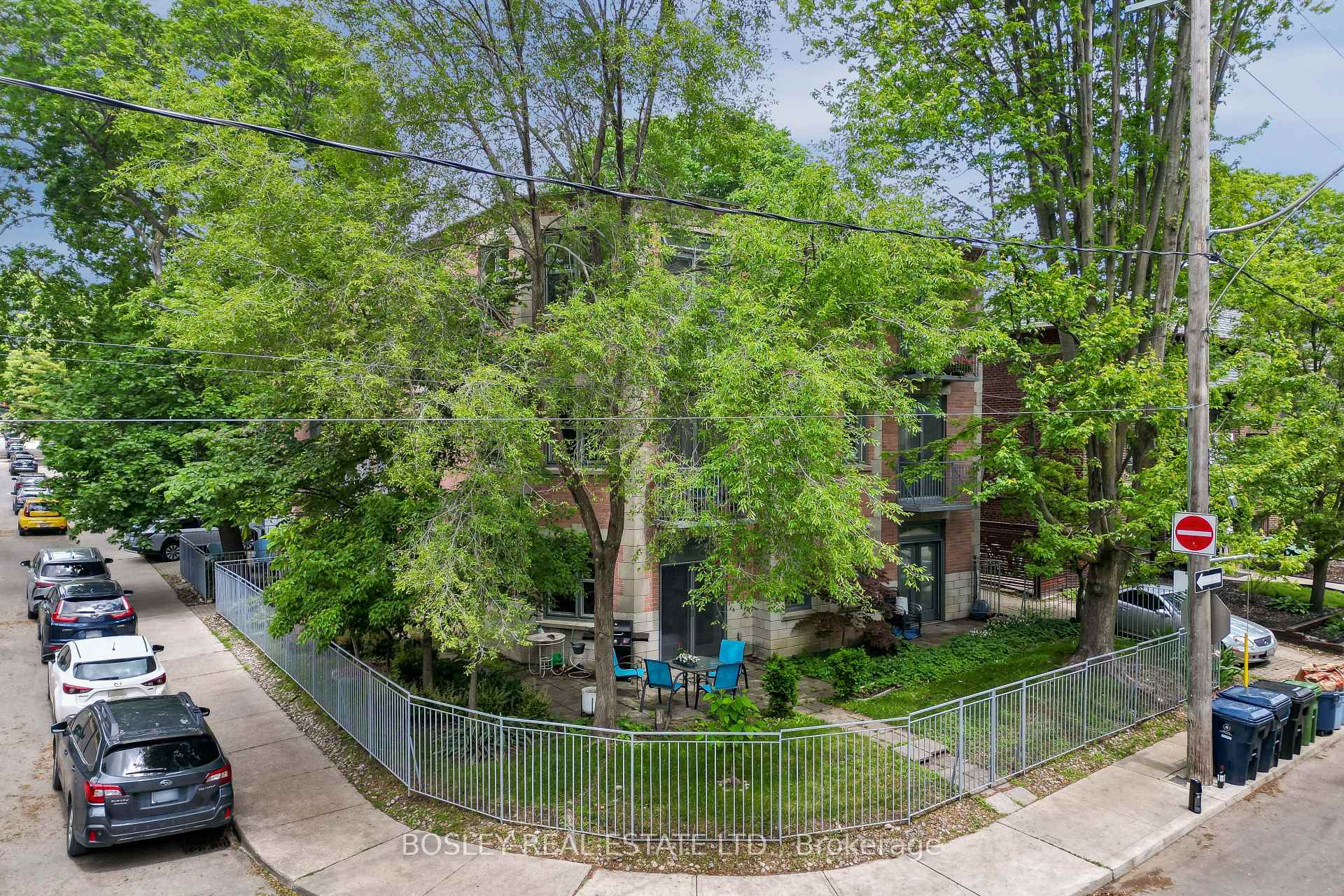 Photo 5 of Unit 204, 15 Glen Manor Drive, Toronto, The Beaches — HOMEH