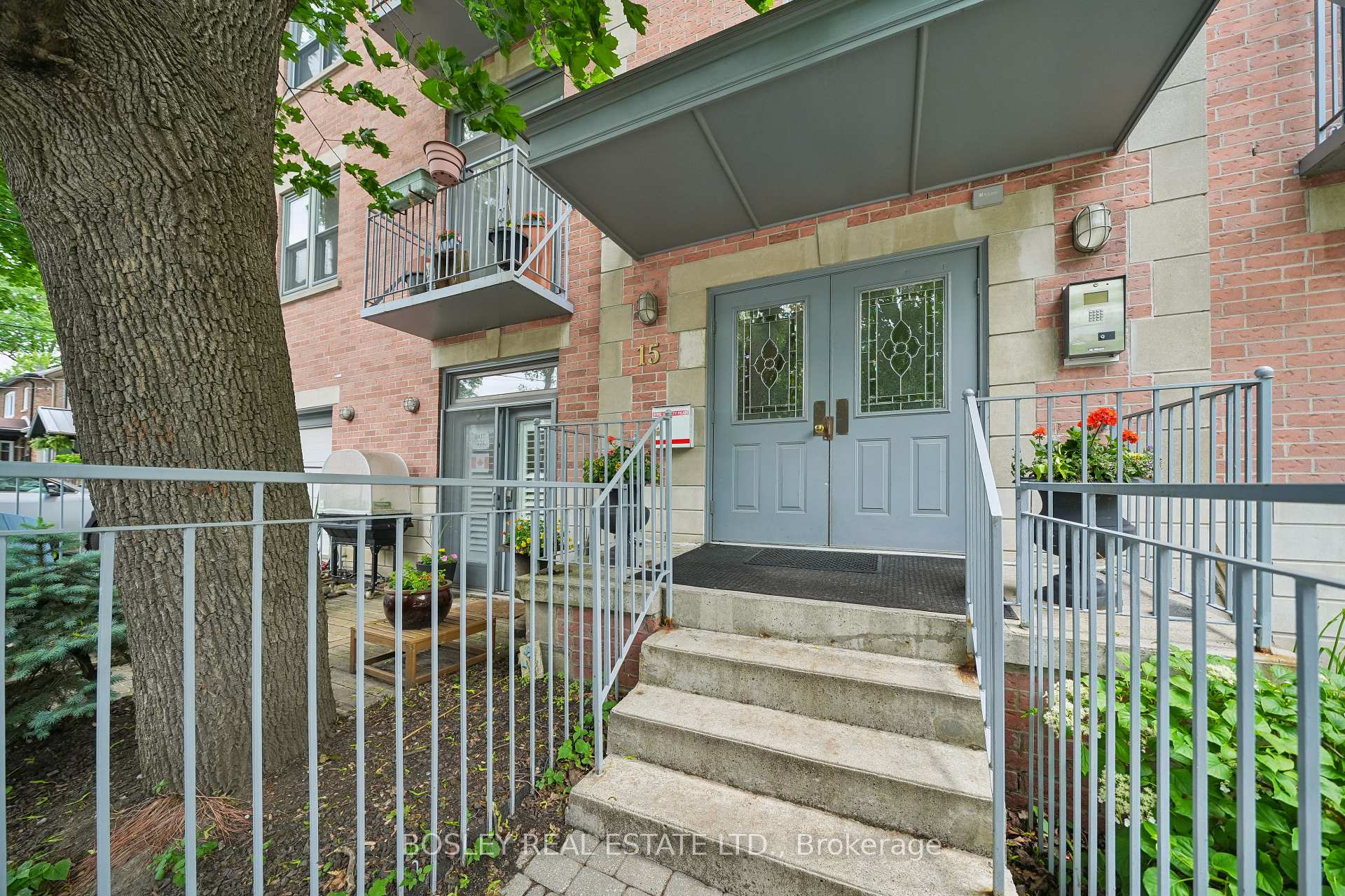 Photo 7 of Unit 204, 15 Glen Manor Drive, Toronto, The Beaches — HOMEH