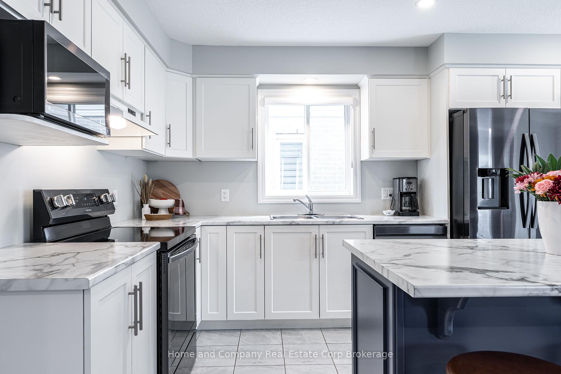 Photo 10 of 40 Robertson Dr, Stratford — HOMEH