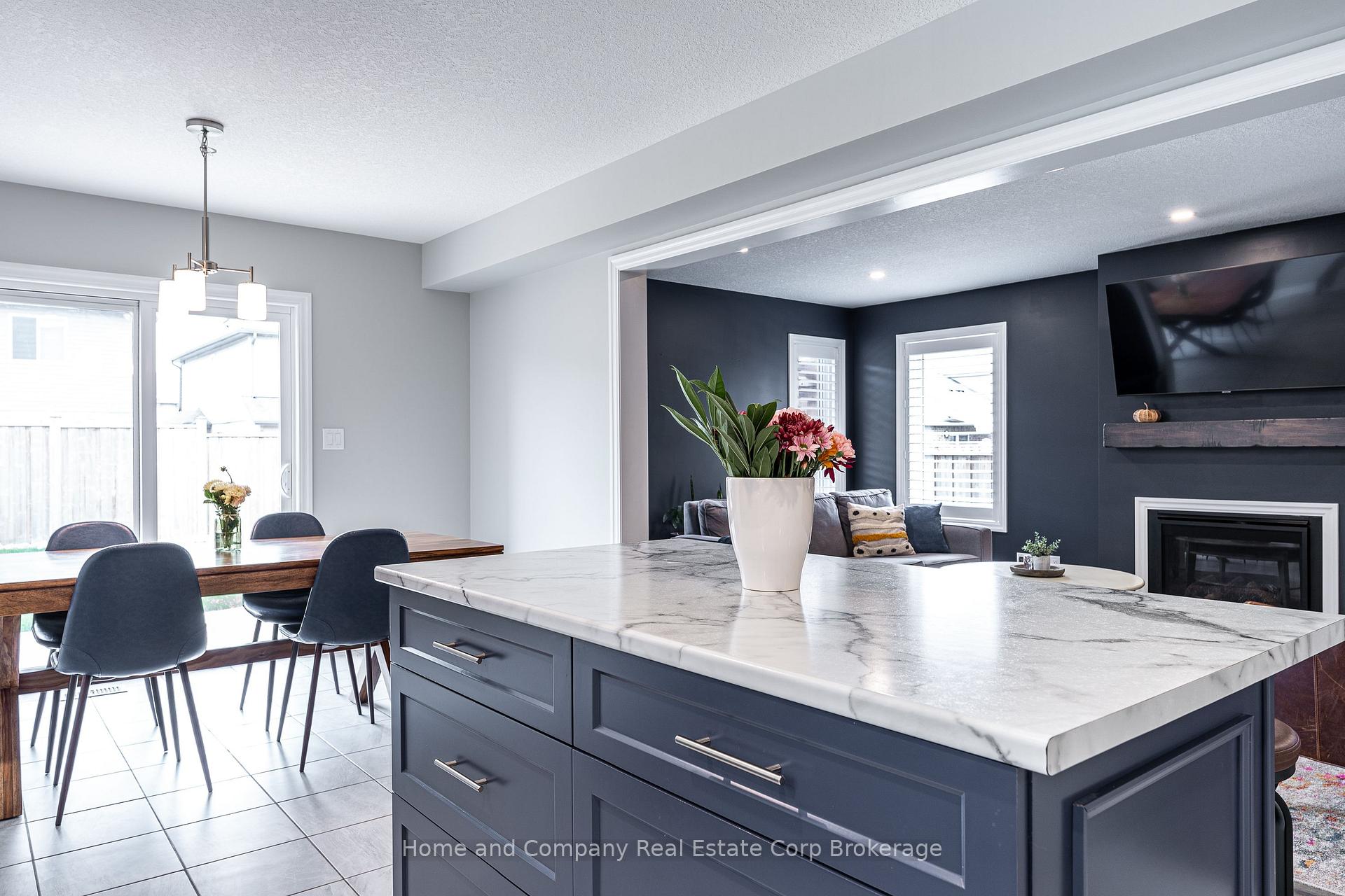 Photo 11 of 40 Robertson Dr, Stratford — HOMEH