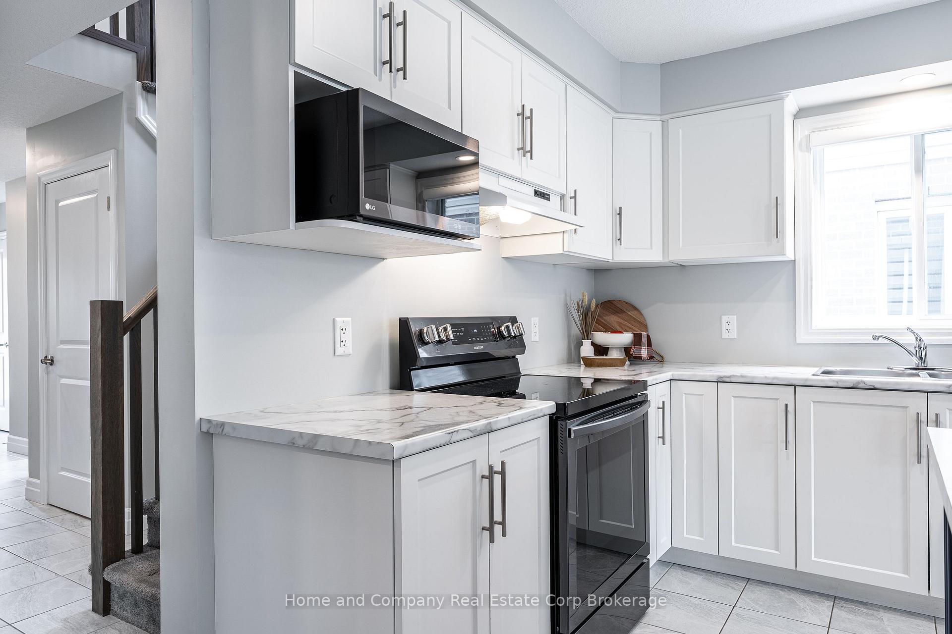 Photo 12 of 40 Robertson Dr, Stratford — HOMEH