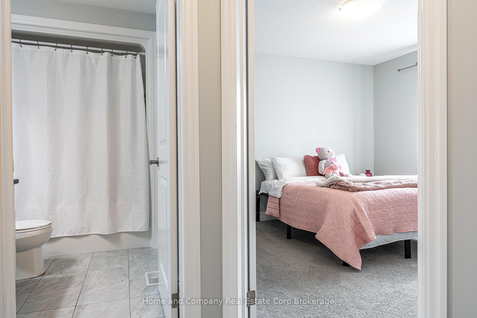 Photo 25 of 40 Robertson Dr, Stratford — HOMEH