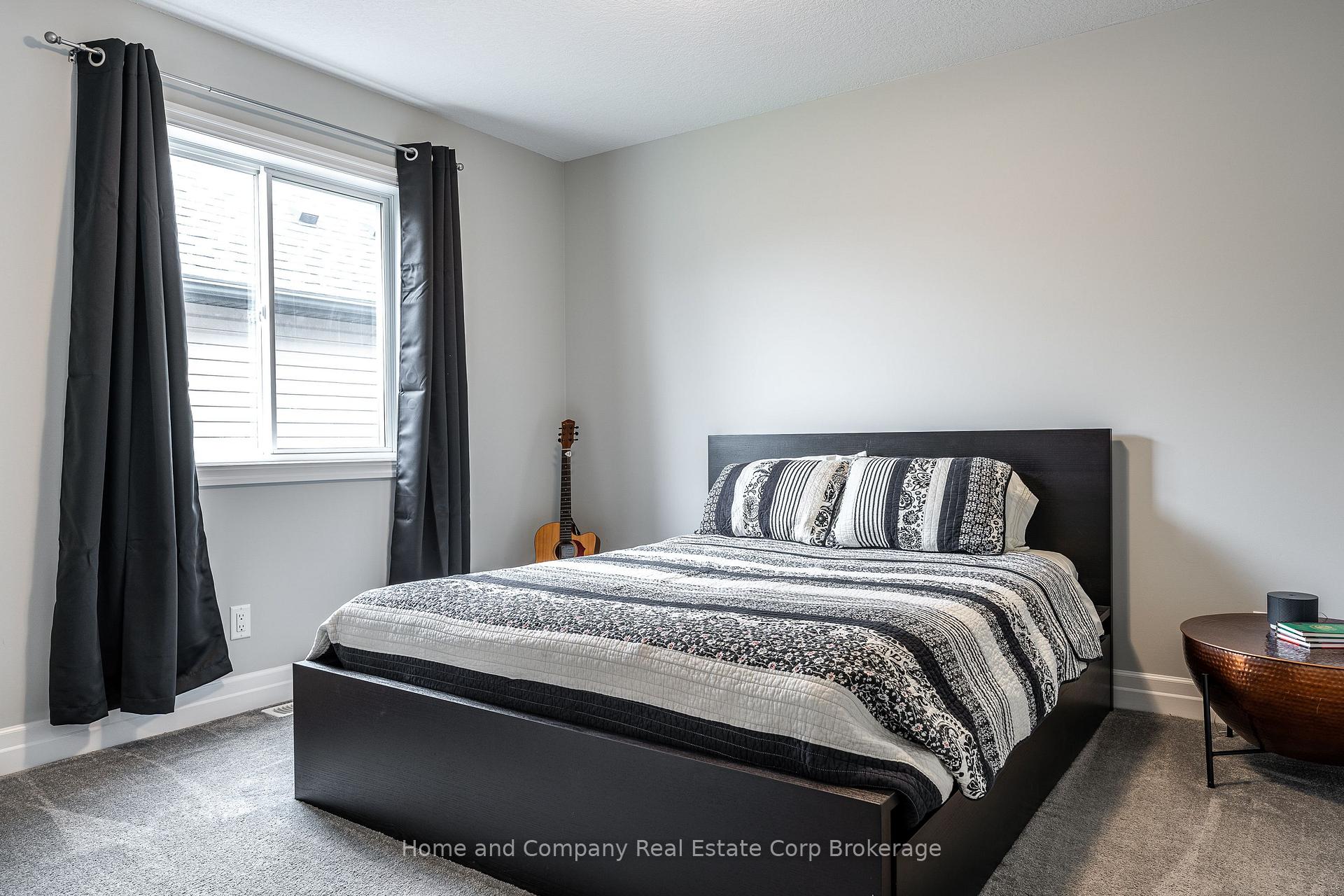 Photo 27 of 40 Robertson Dr, Stratford — HOMEH